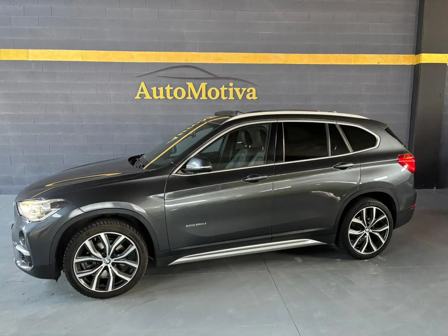 BMW X1 X1 F48 xdrive20d xLine auto Grau - 1