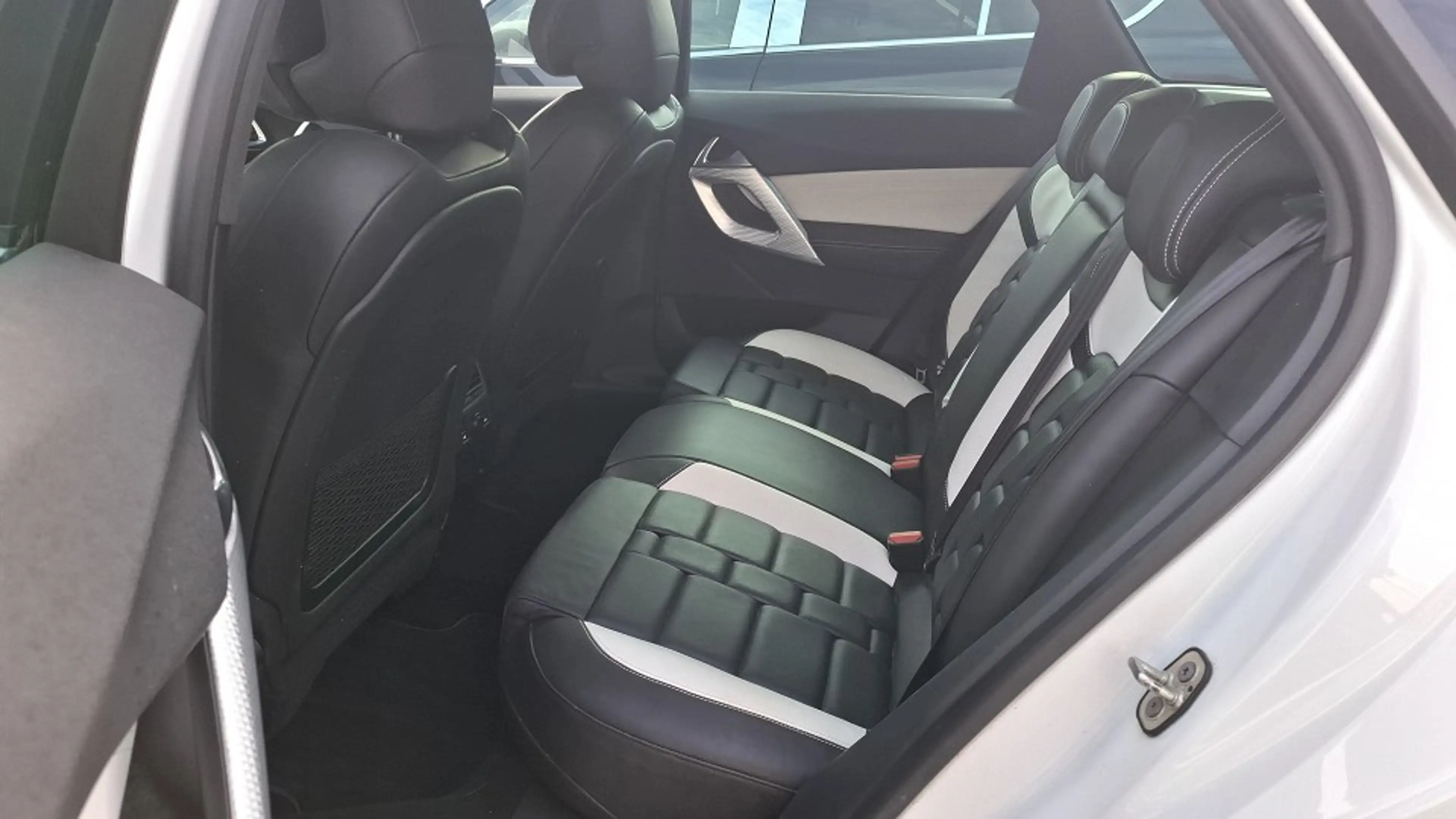 Citroen DS5 HDi165 SportChic — photo 8