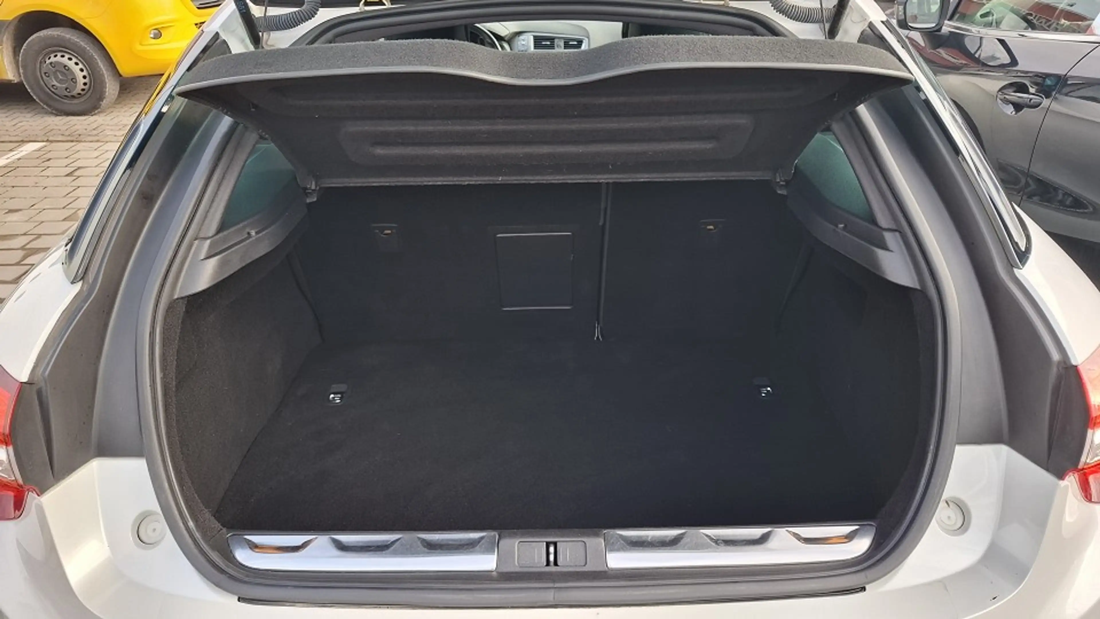 Citroen DS5 HDi165 SportChic — photo 12