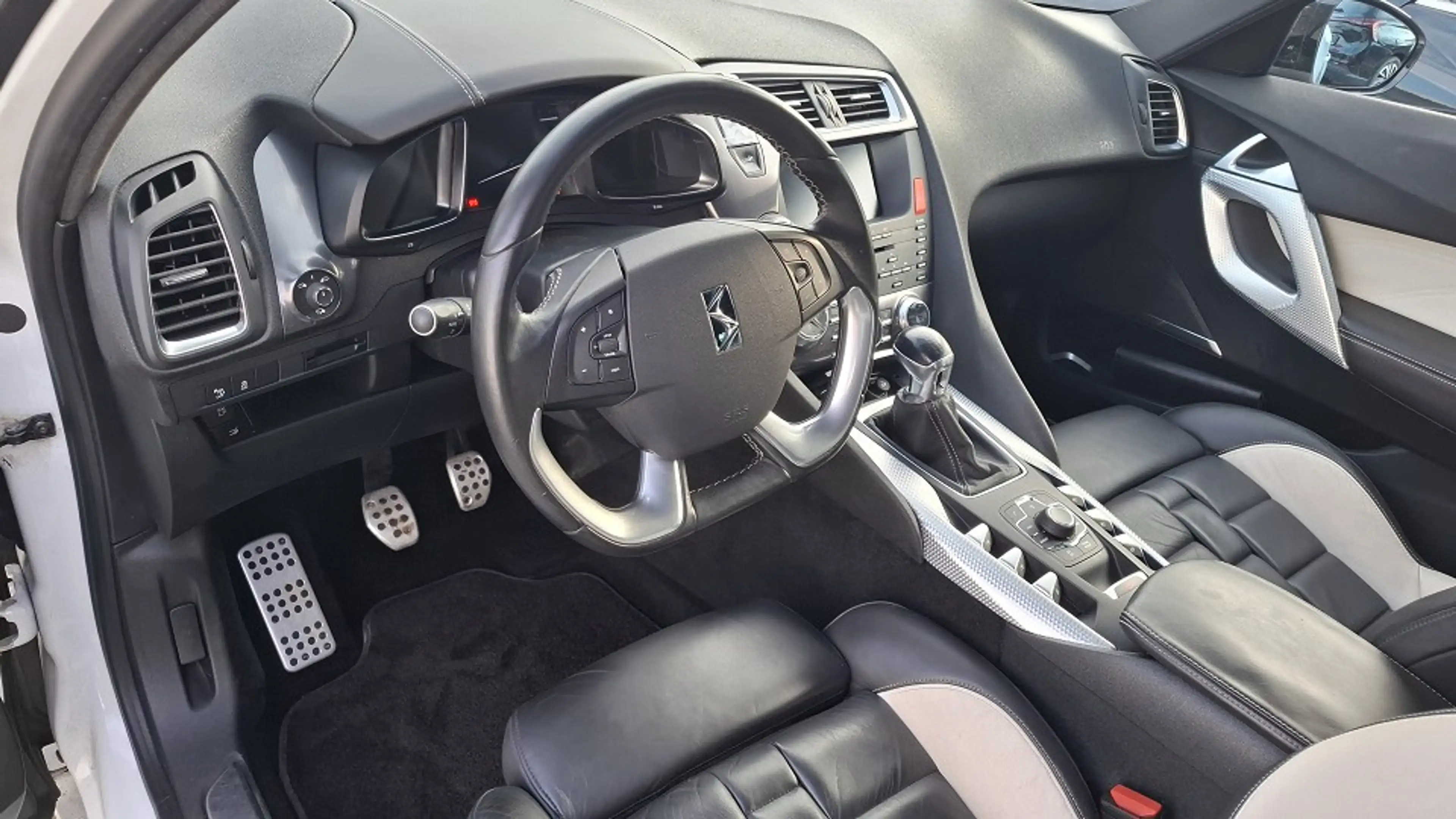 Citroen DS5 HDi165 SportChic — photo 4