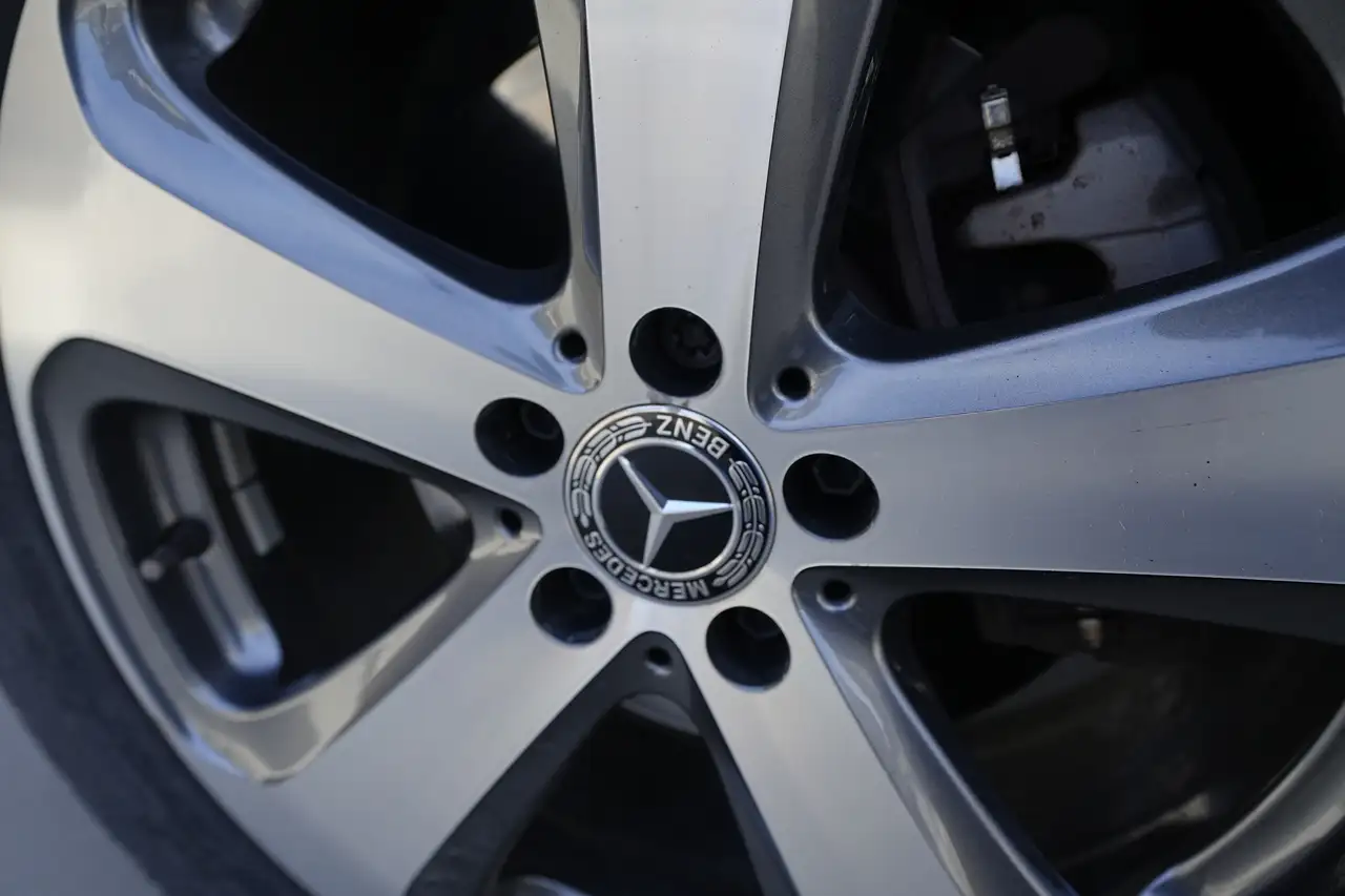 Mercedes-Benz GLC снимка Mercedes-Benz GLC