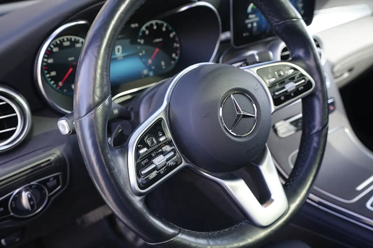 Mercedes-Benz GLC снимка Mercedes-Benz GLC