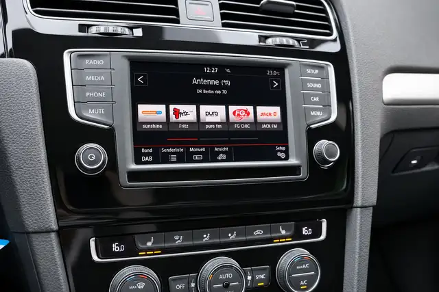 Volkswagen Golf view 12