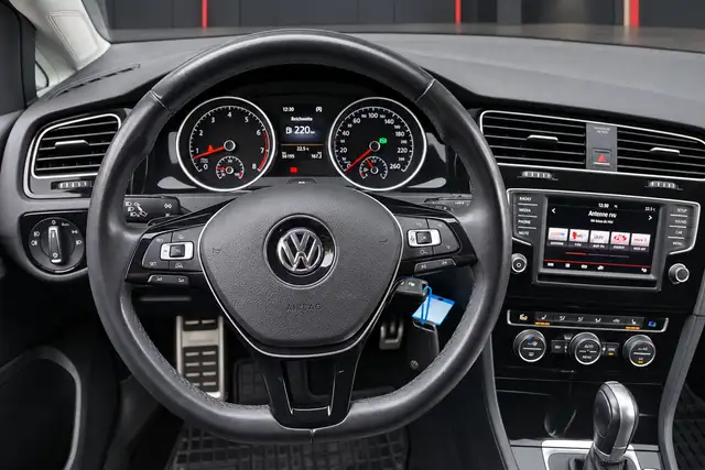 Volkswagen Golf view 14