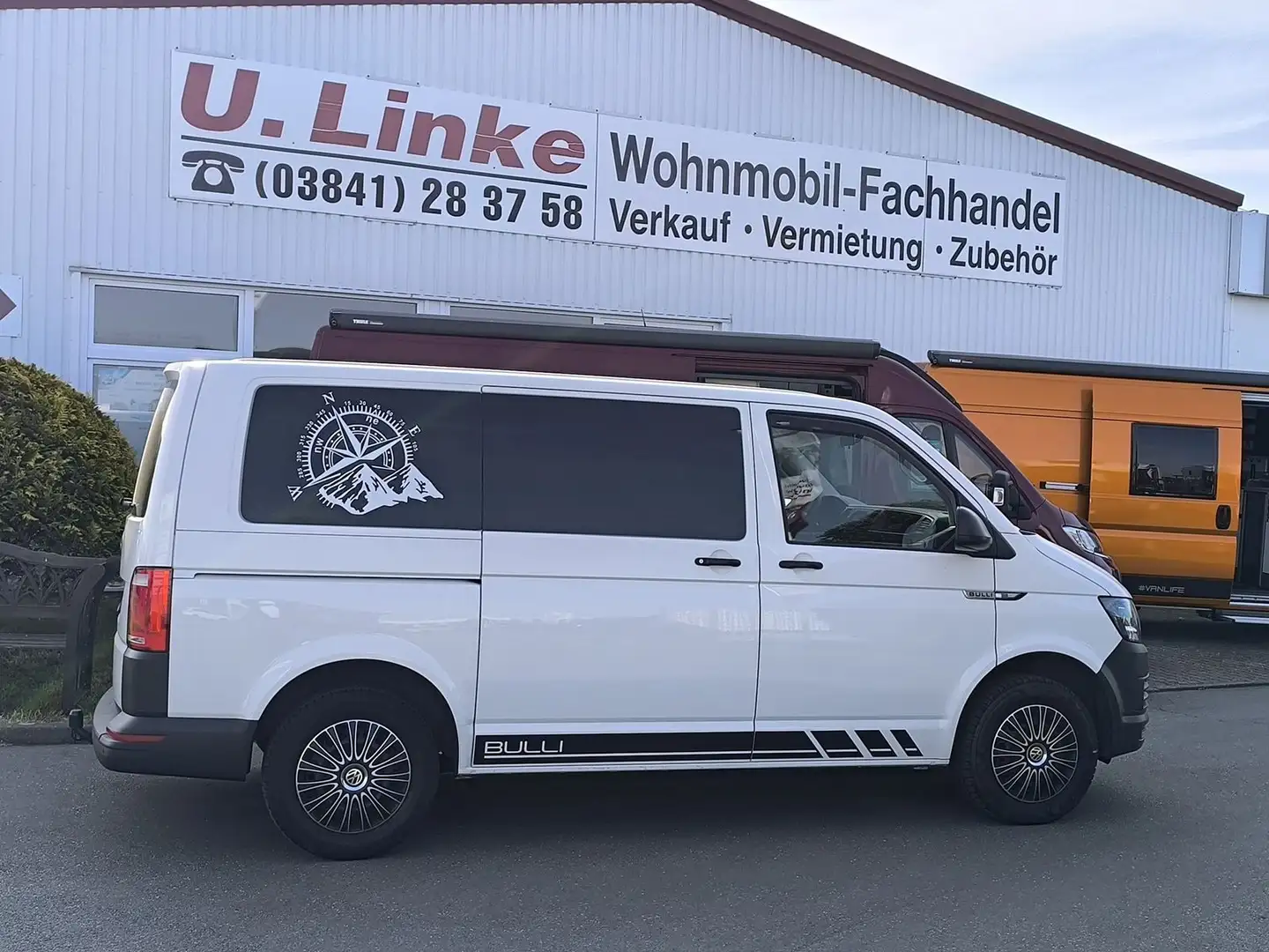 Volkswagen Bulli T6 Salty Blue Ausbau Weiß - 1