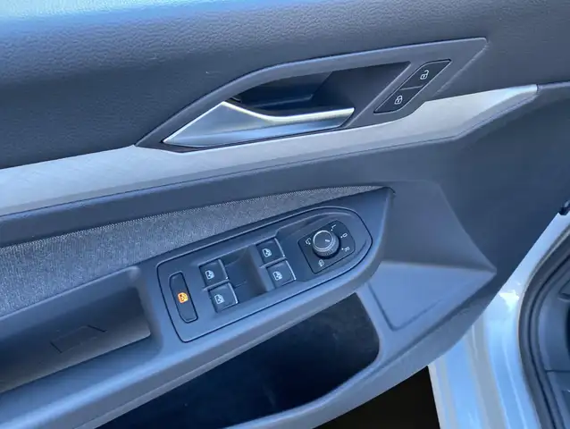 Volkswagen Golf view 5