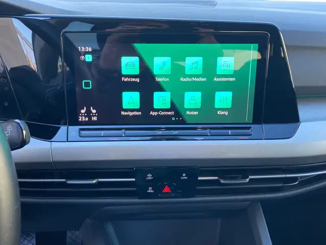 Volkswagen Golf view 4