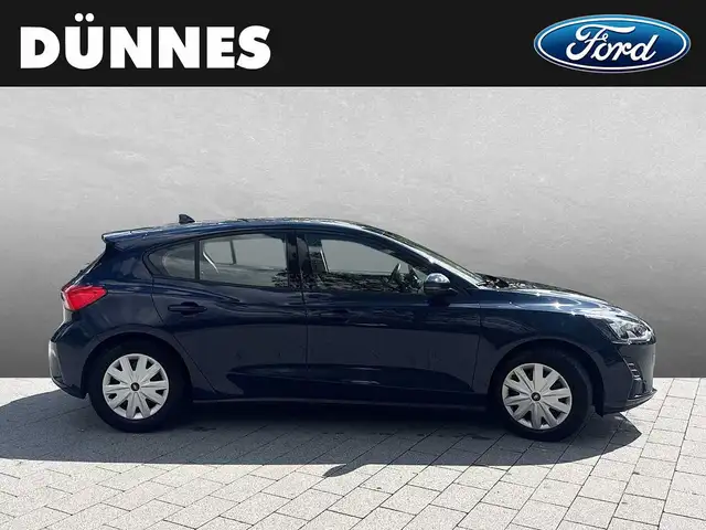 Ford Focus view 6