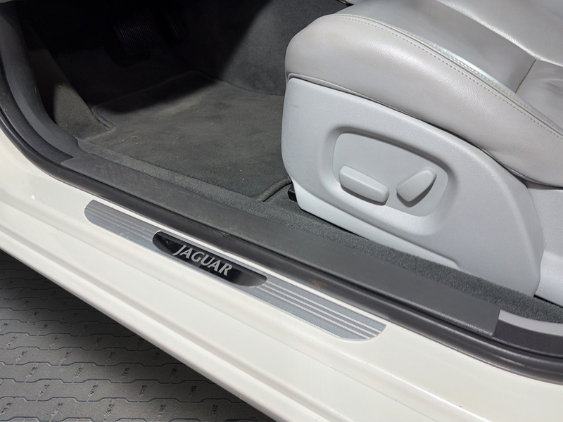 Jaguar S-Type 2.7 V6 Diesel im Kundenauftrag Xenon e-Sitze SHZ A — photo 18