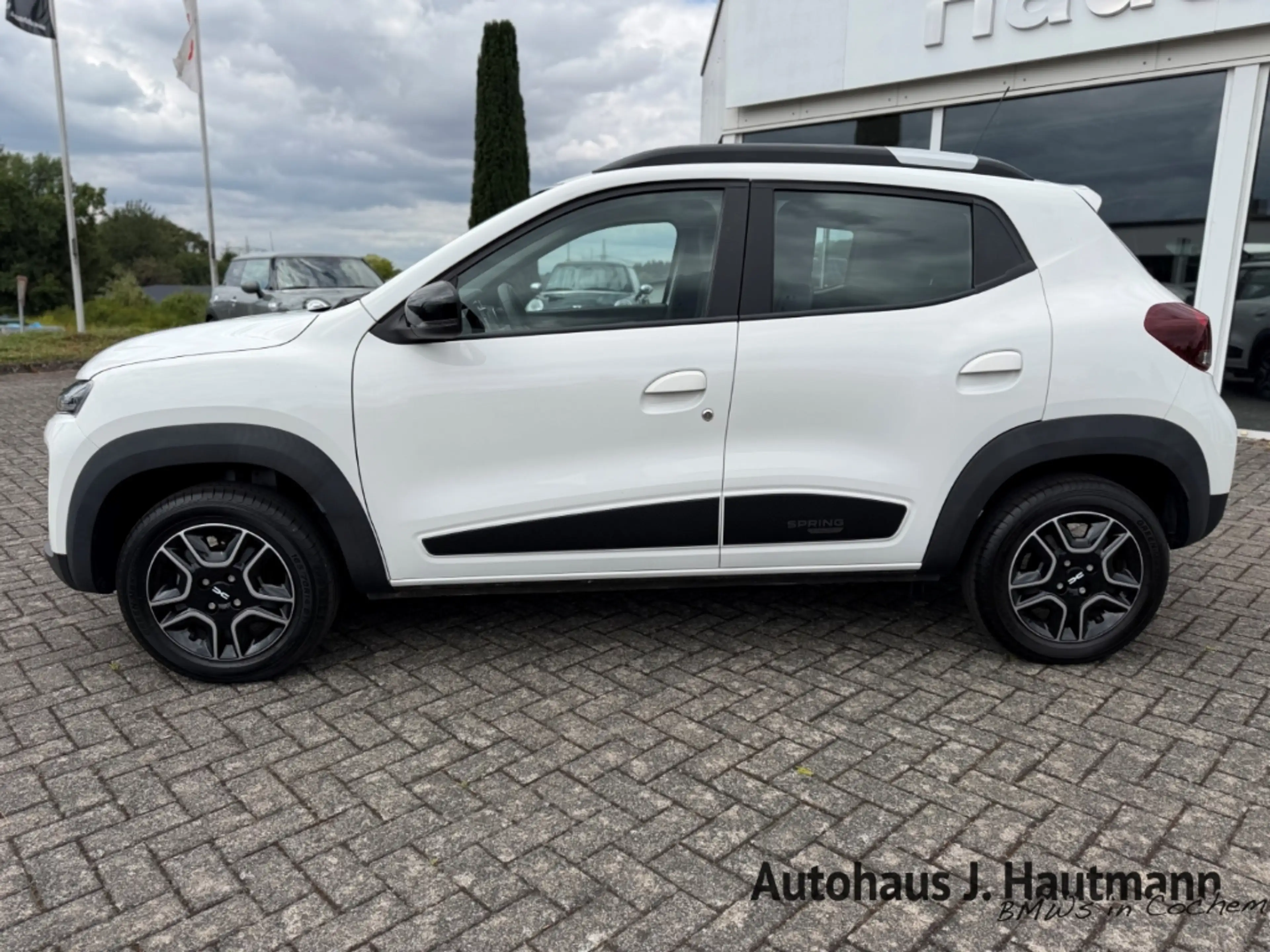 Dacia Spring Electric Essential *1.HAND*NAVI*RFK*CCS* — photo 4