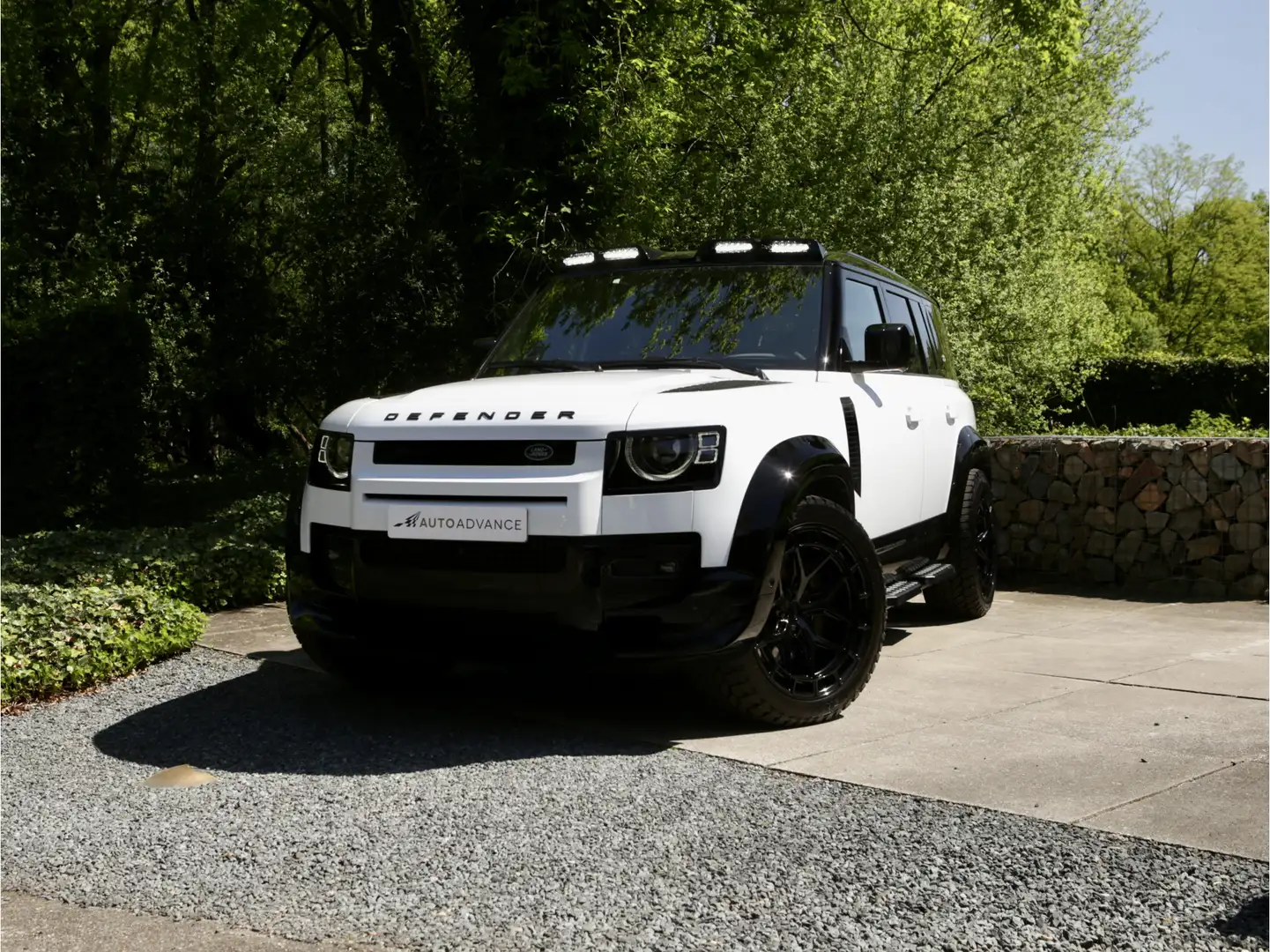 Land Rover Defender 110 3.0 D350 110 SE Urban X-dynamic Blanc - 1