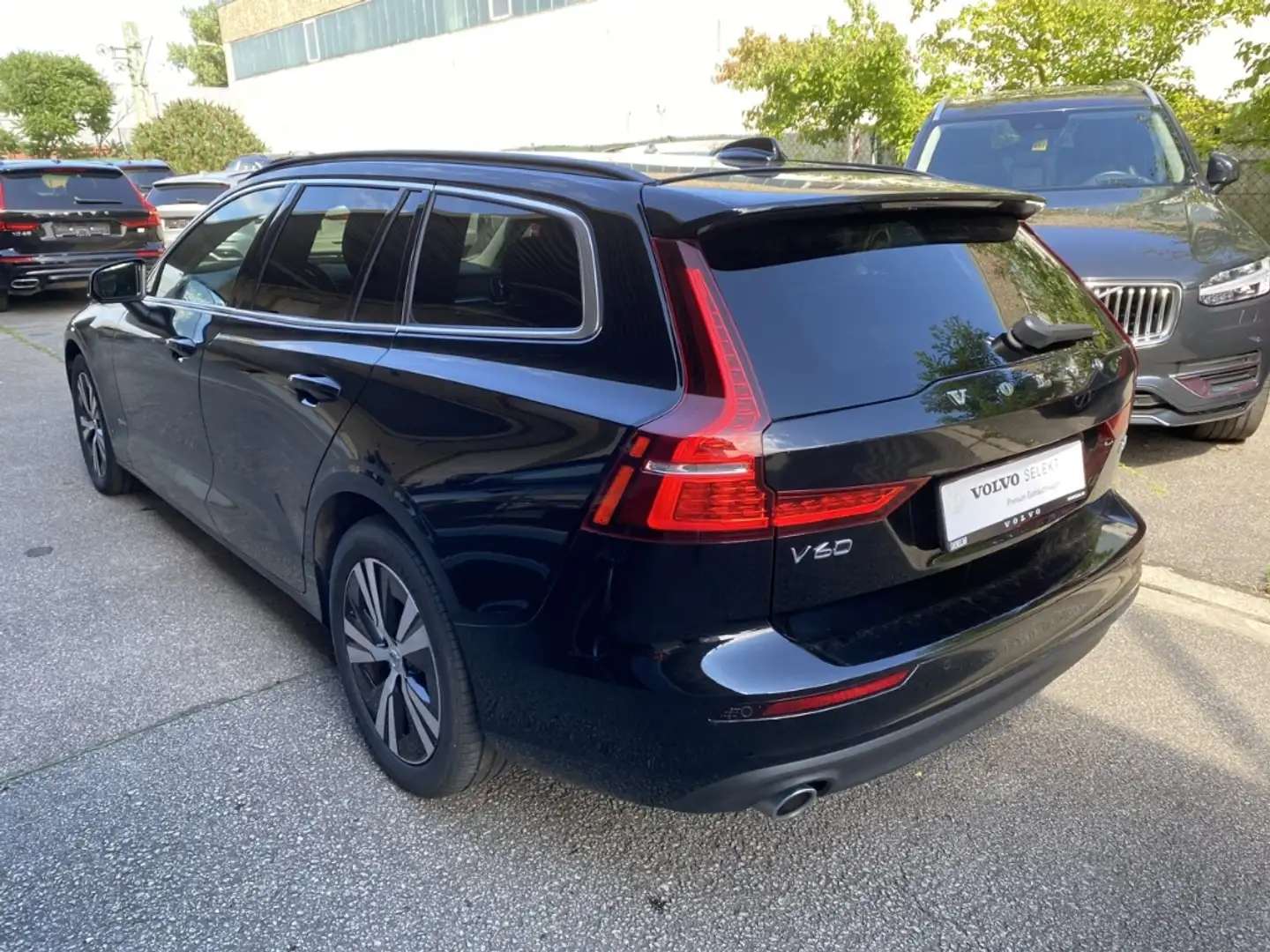 Volvo V60 Momentum Pro B4 Diesel EU6d Navi digitales Cockpit Noir - 2