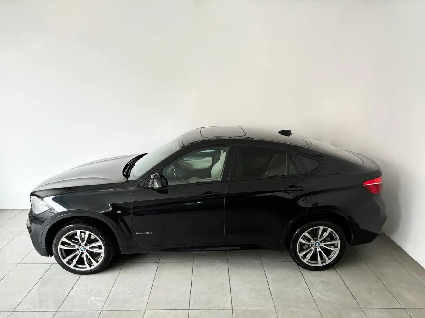 BMW X6 xDrive40d Msport Nero - 2