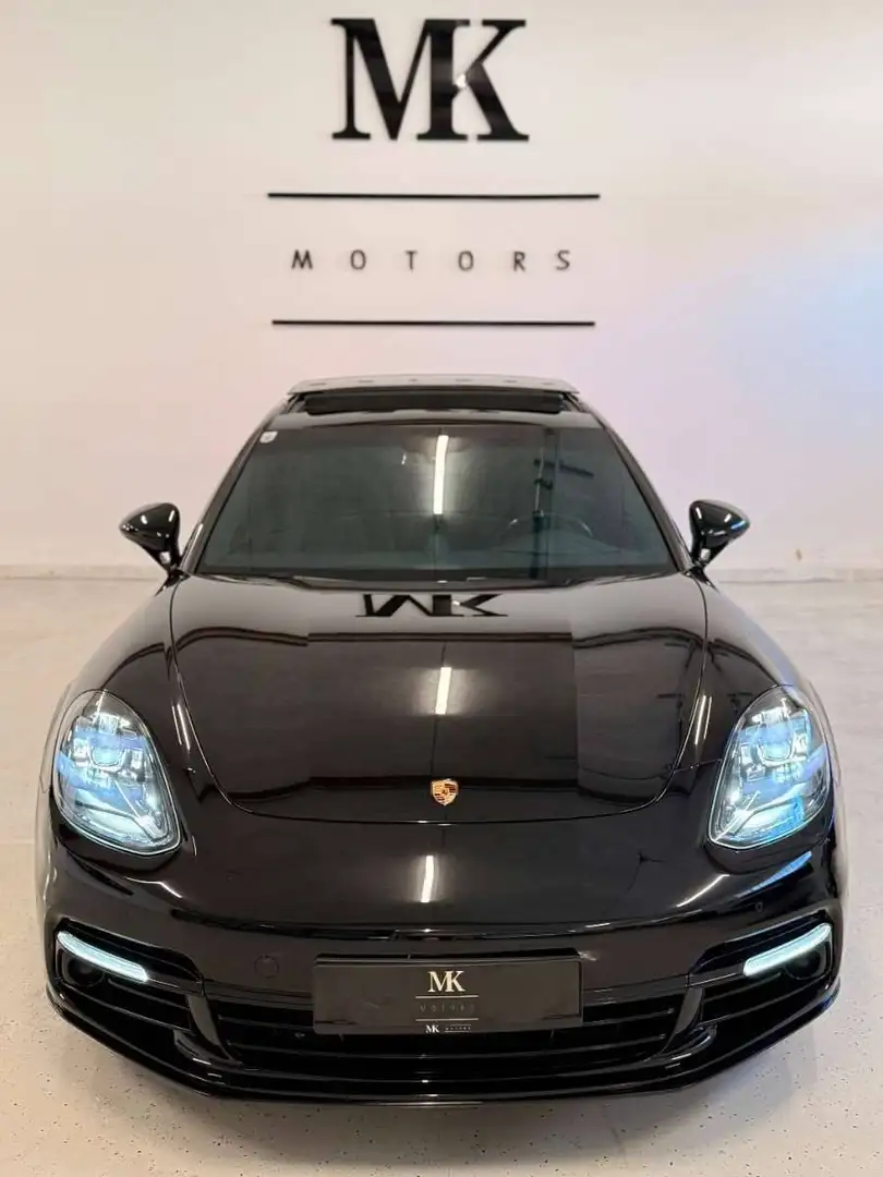 Porsche Panamera 4 E-Hybrid Schwarz - 2
