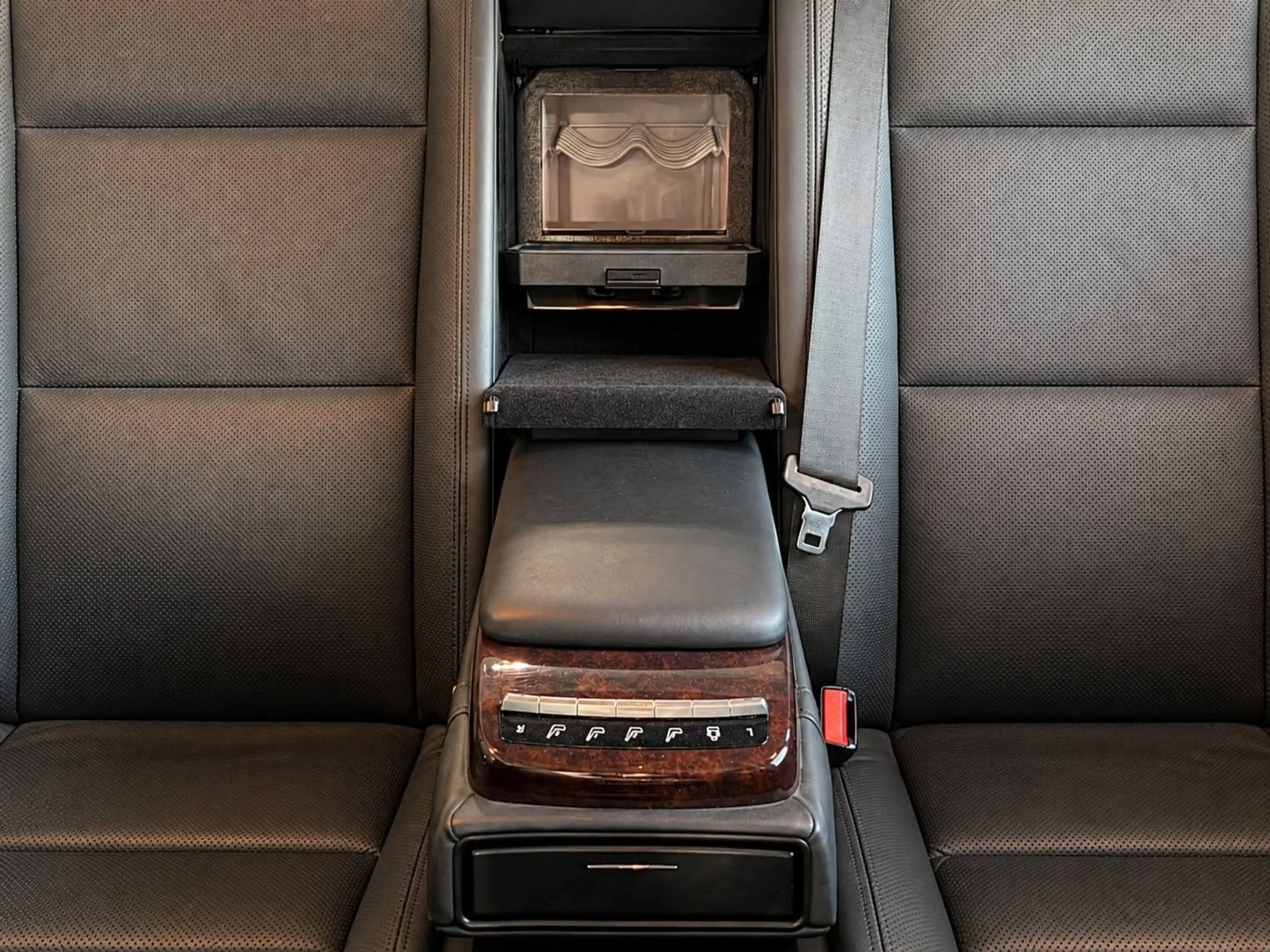 Mercedes-Benz S 500 4Matic L/ TV/Sitzklima/Kühlschrank/Nachtsi — photo 12