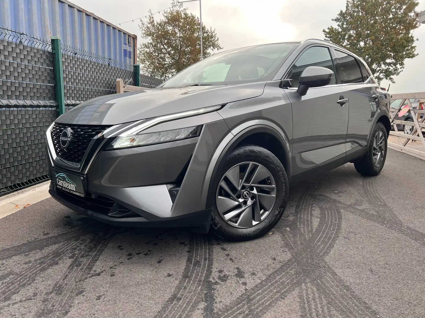 Nissan Qashqai 1.3 DIG-T MHEV PANO DAK/CAMERA/FABRIEKSGARANTIE Grijs - 1