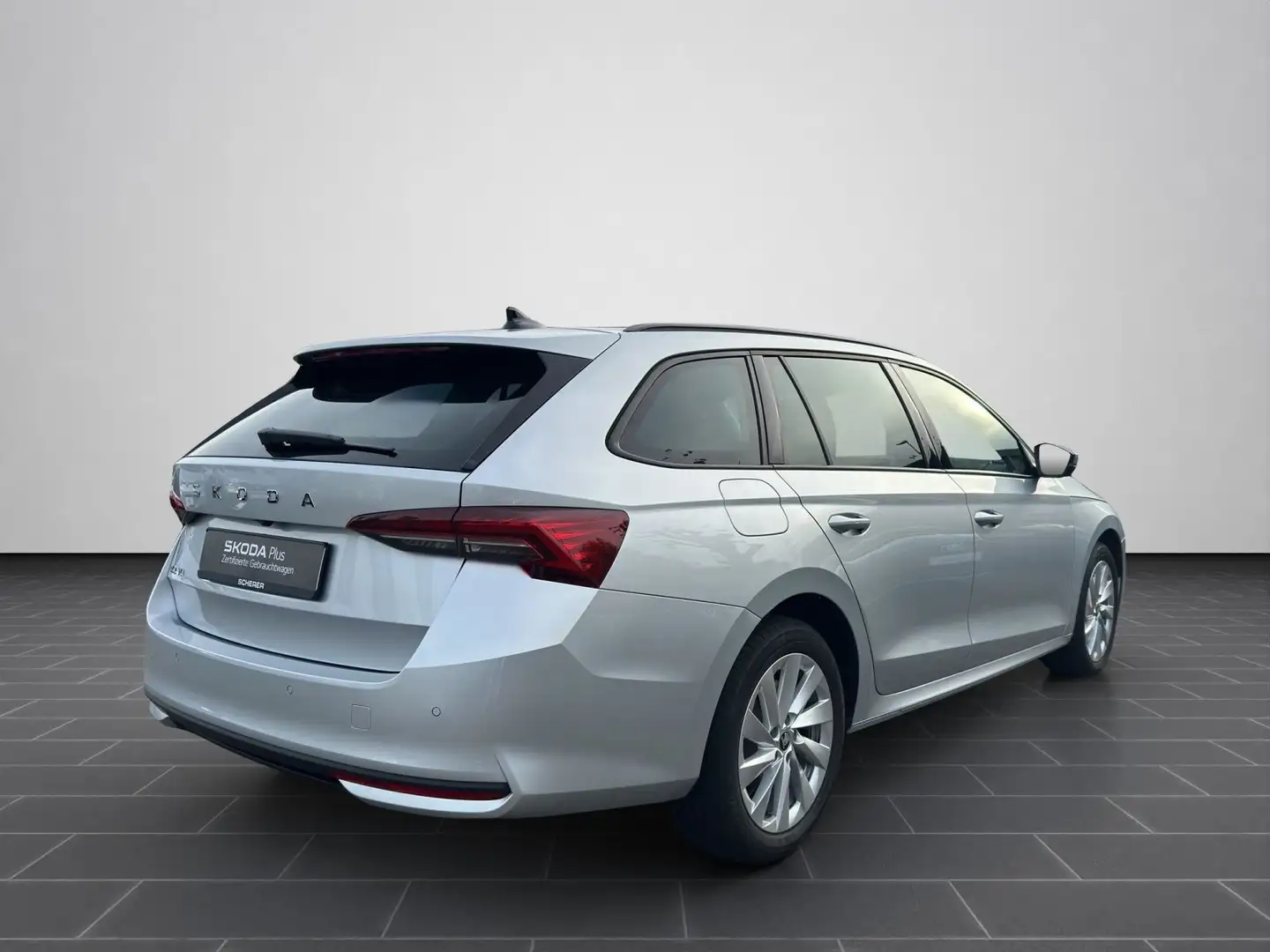 Skoda Octavia Combi 2.0 TDI DPF Selection Navi, RFK, A Silber - 2