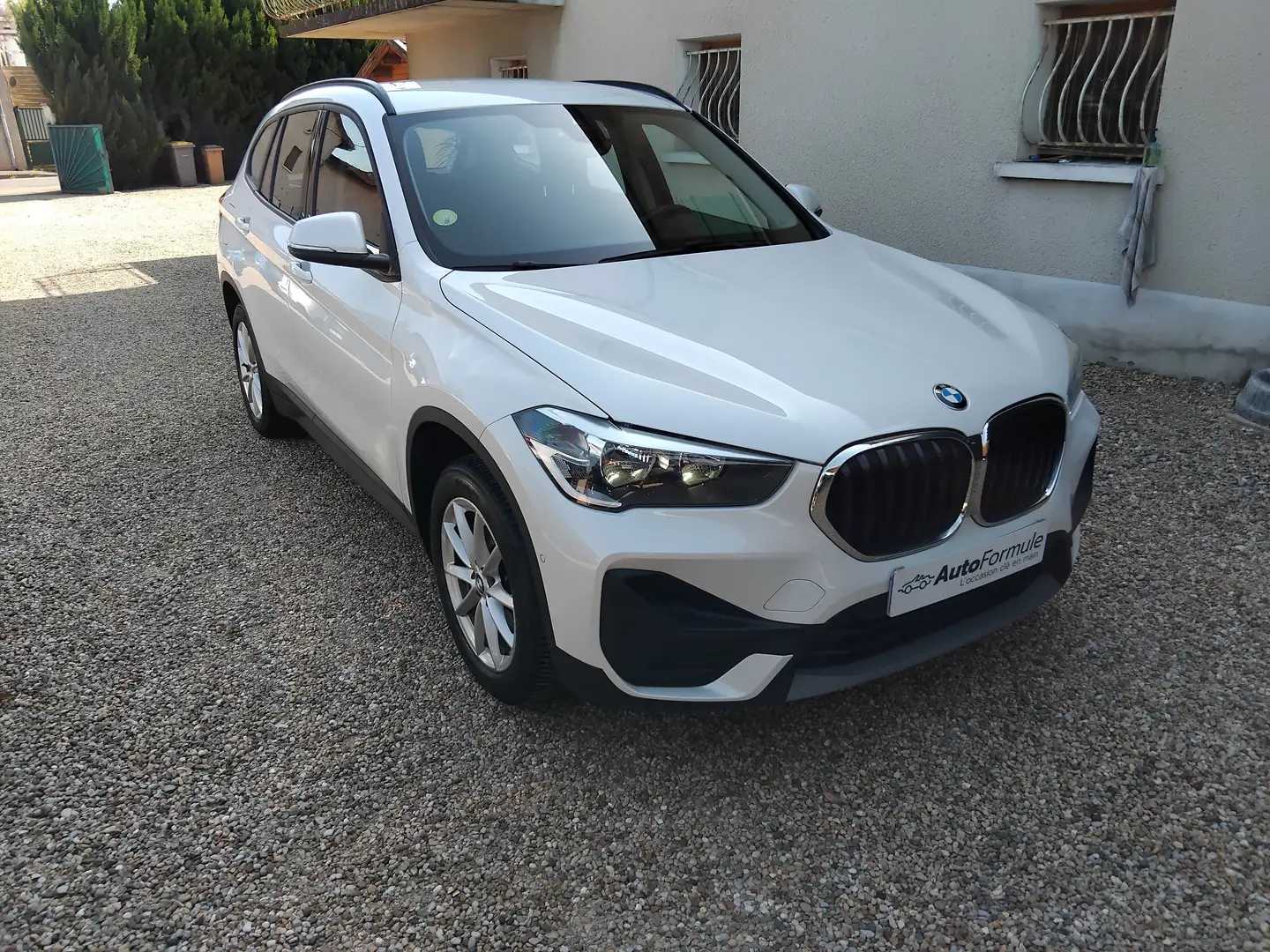 BMW X1 sDrive 16D 116ch Lounge (caméra + ...) 2021 Blanc - 1