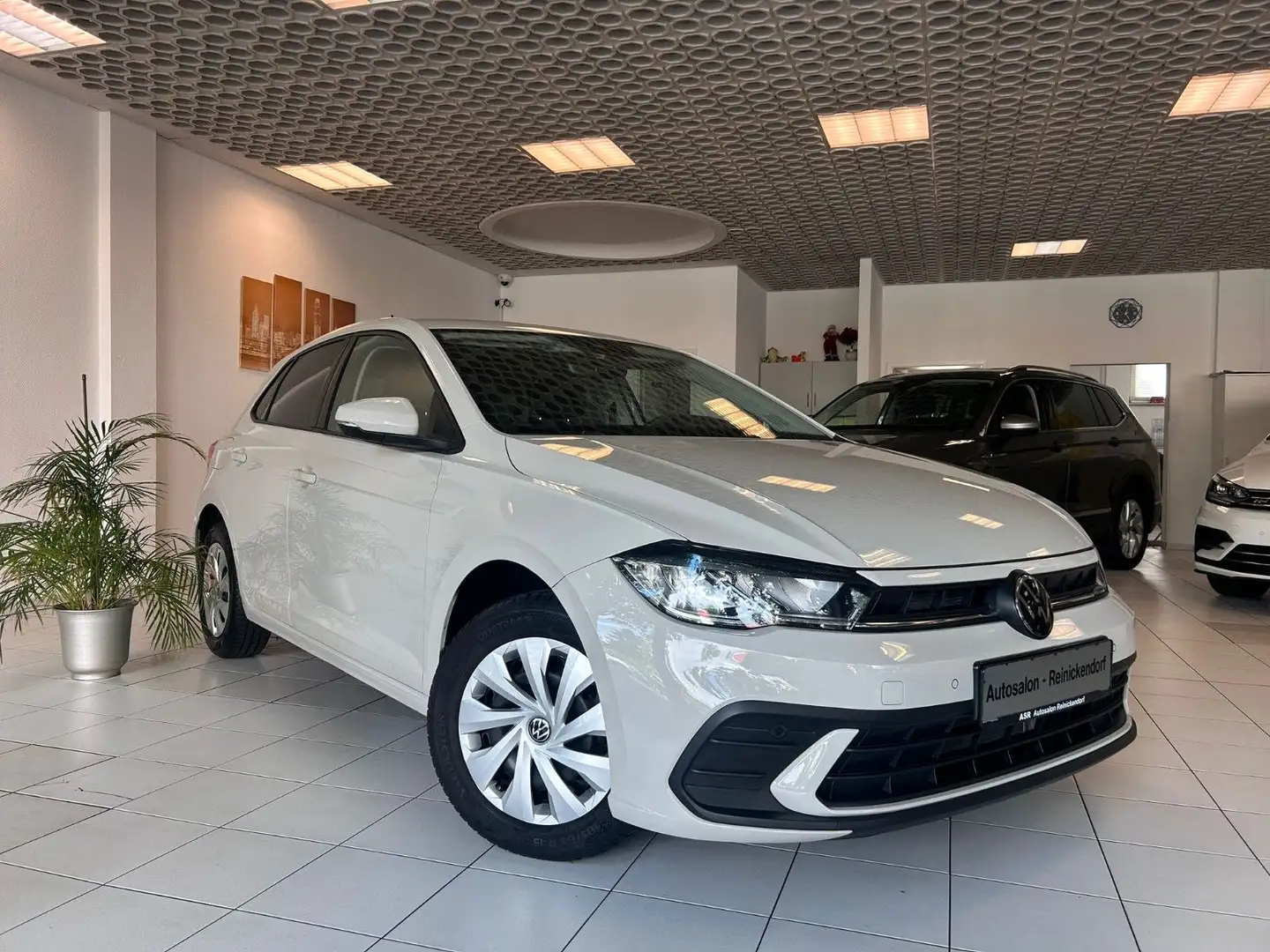 Volkswagen Polo VI 1.0 TSI DSG Life*Navi*SHZ*PDC*LED*Klima* Grau - 1