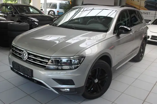Volkswagen Tiguan OFFROAD/AHK/DSG/ASSIST+/PANO/HUD/ALU18"