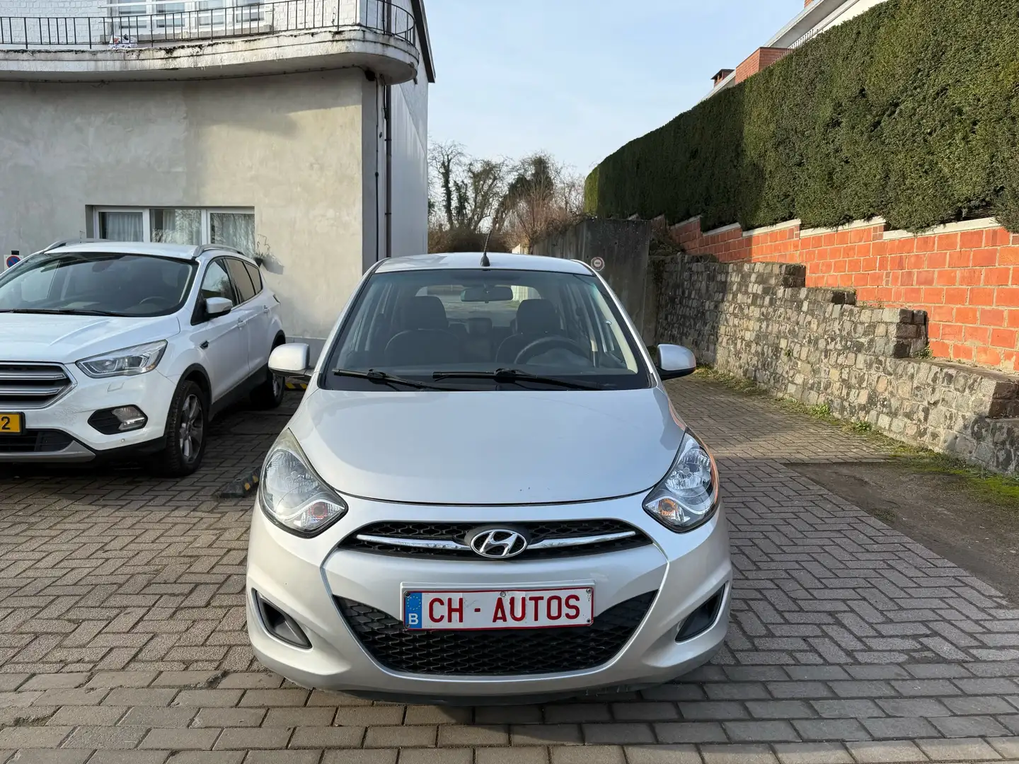 Hyundai i10 1.0i- CLIMATISEE-PRETE A IMMATRICULER - GARANTIE - 2