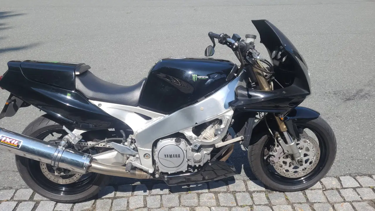 Yamaha FZR 1000