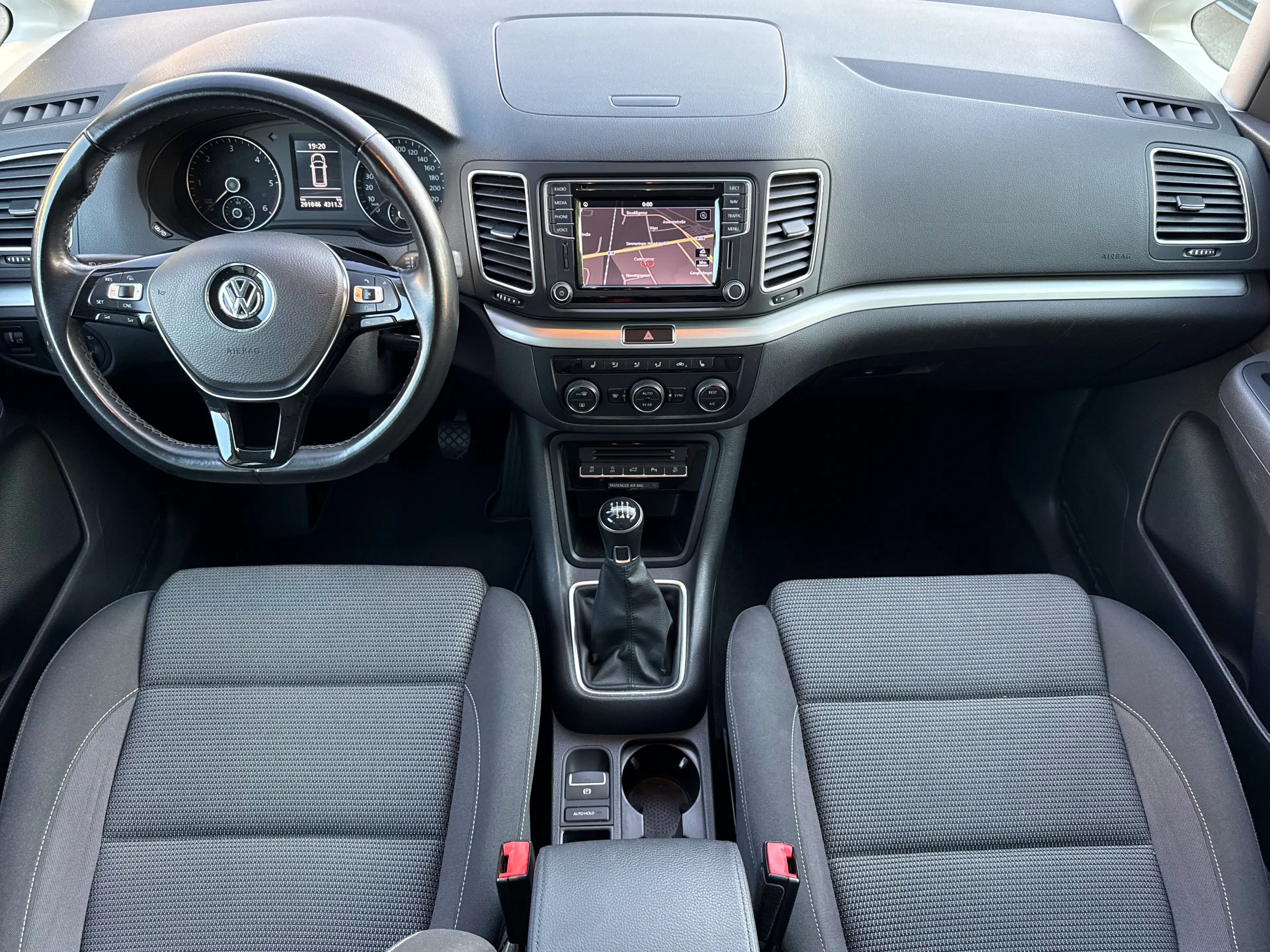 Volkswagen Sharan Business BMT SCR 2,0 TDI — photo 9