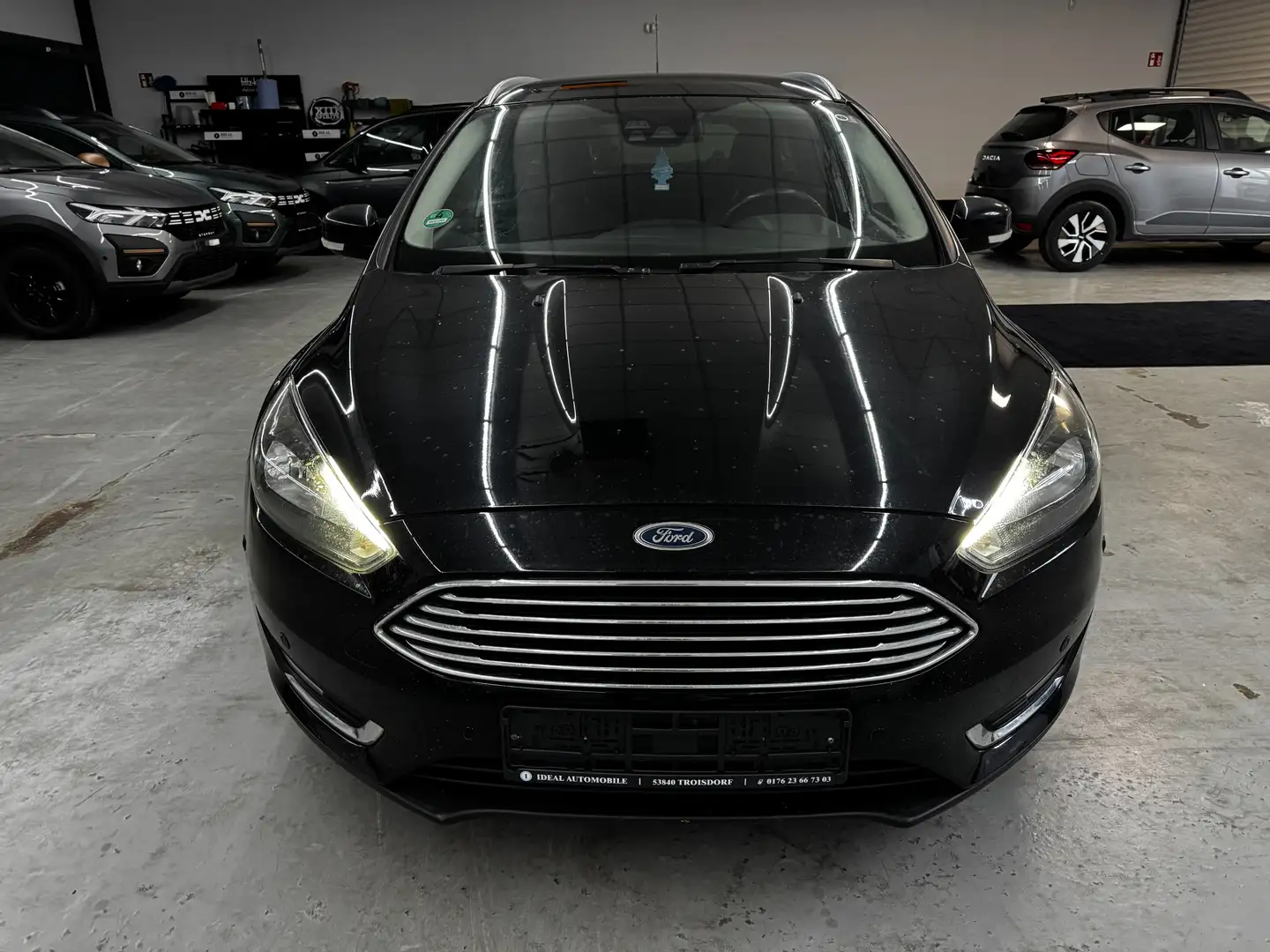 Ford Focus Titanium*2.Hand* Schwarz - 2