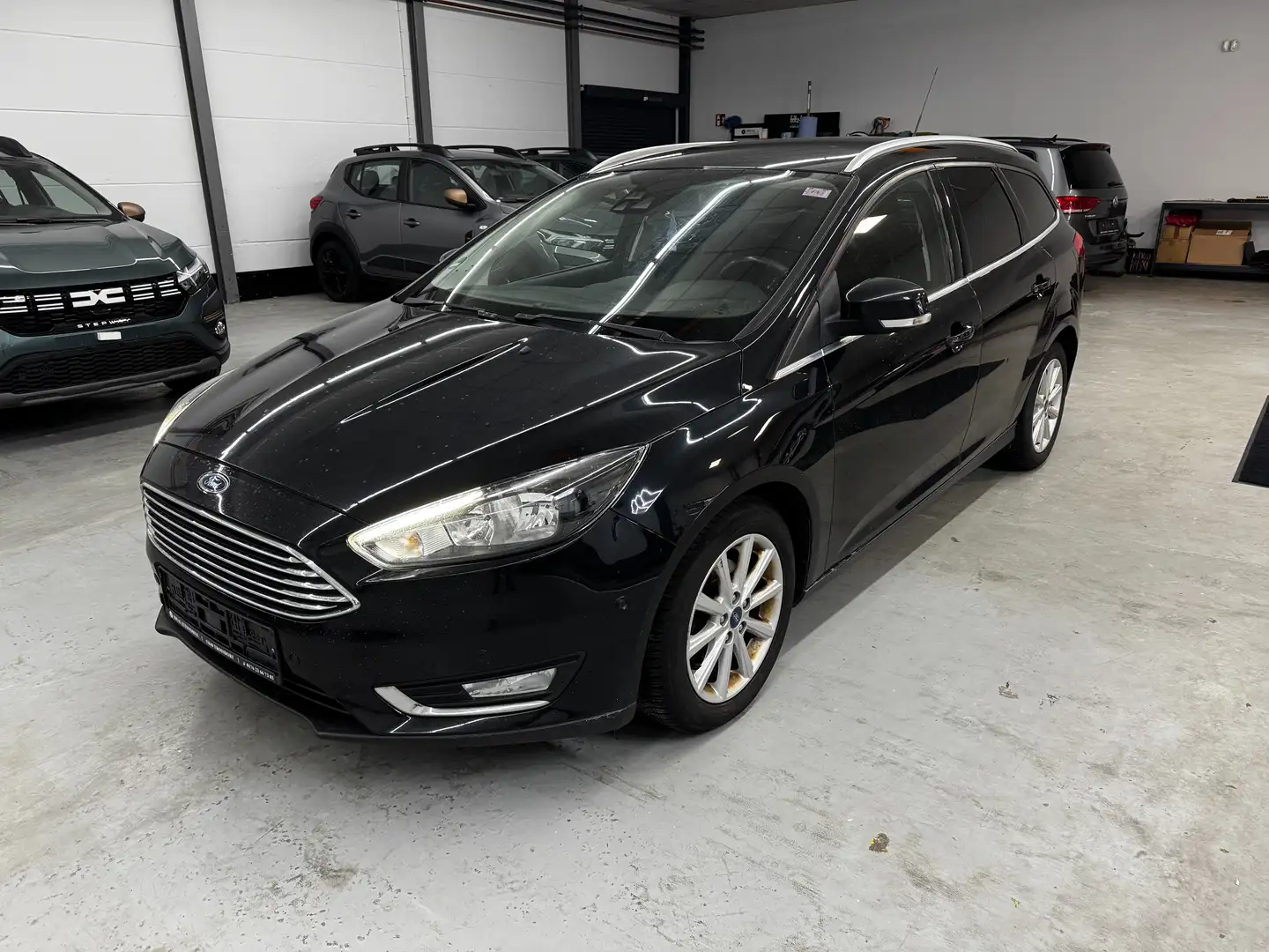 Ford Focus Titanium*2.Hand* Schwarz - 1