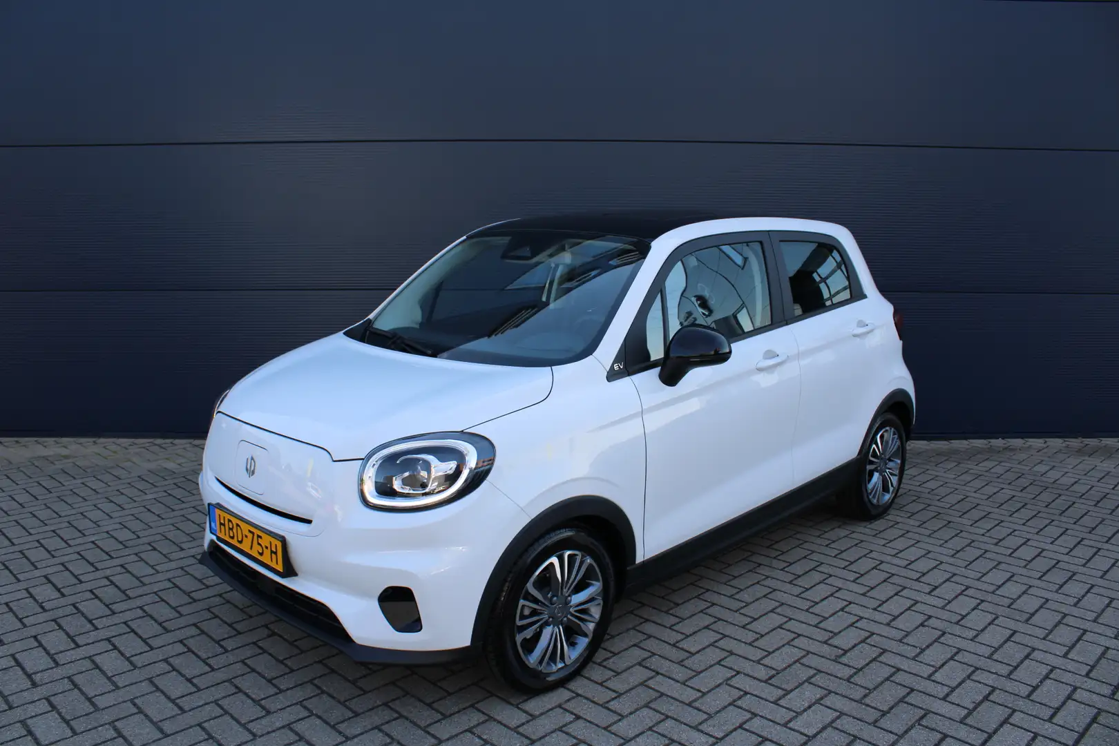 Leapmotor T03 EV 37,3 kWh 95pk Design I Adaptive Cruise Control Wit - 1