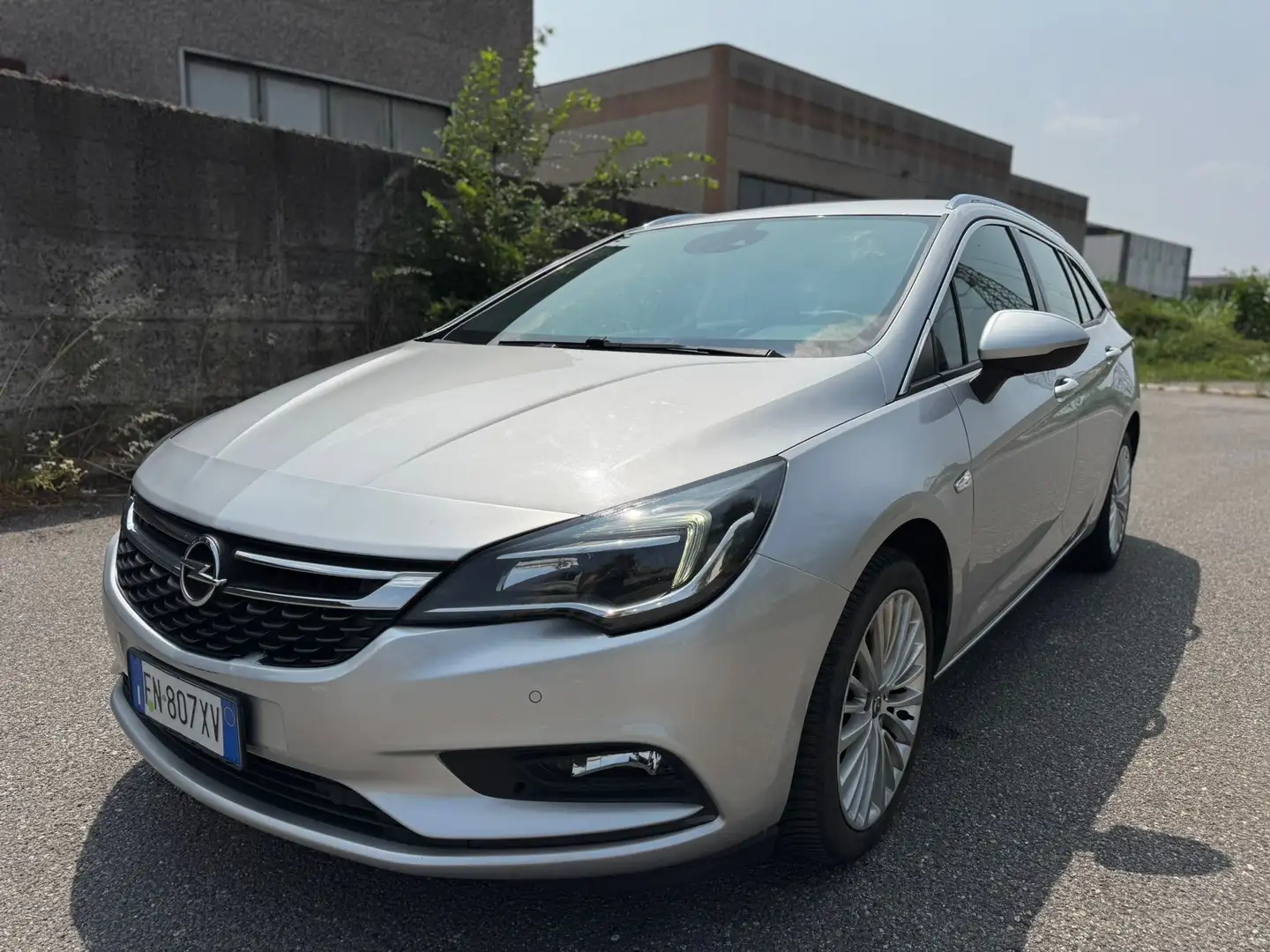 Opel Astra Astra Sports Tourer 1.6 cdti Innovation s Plateado - 2