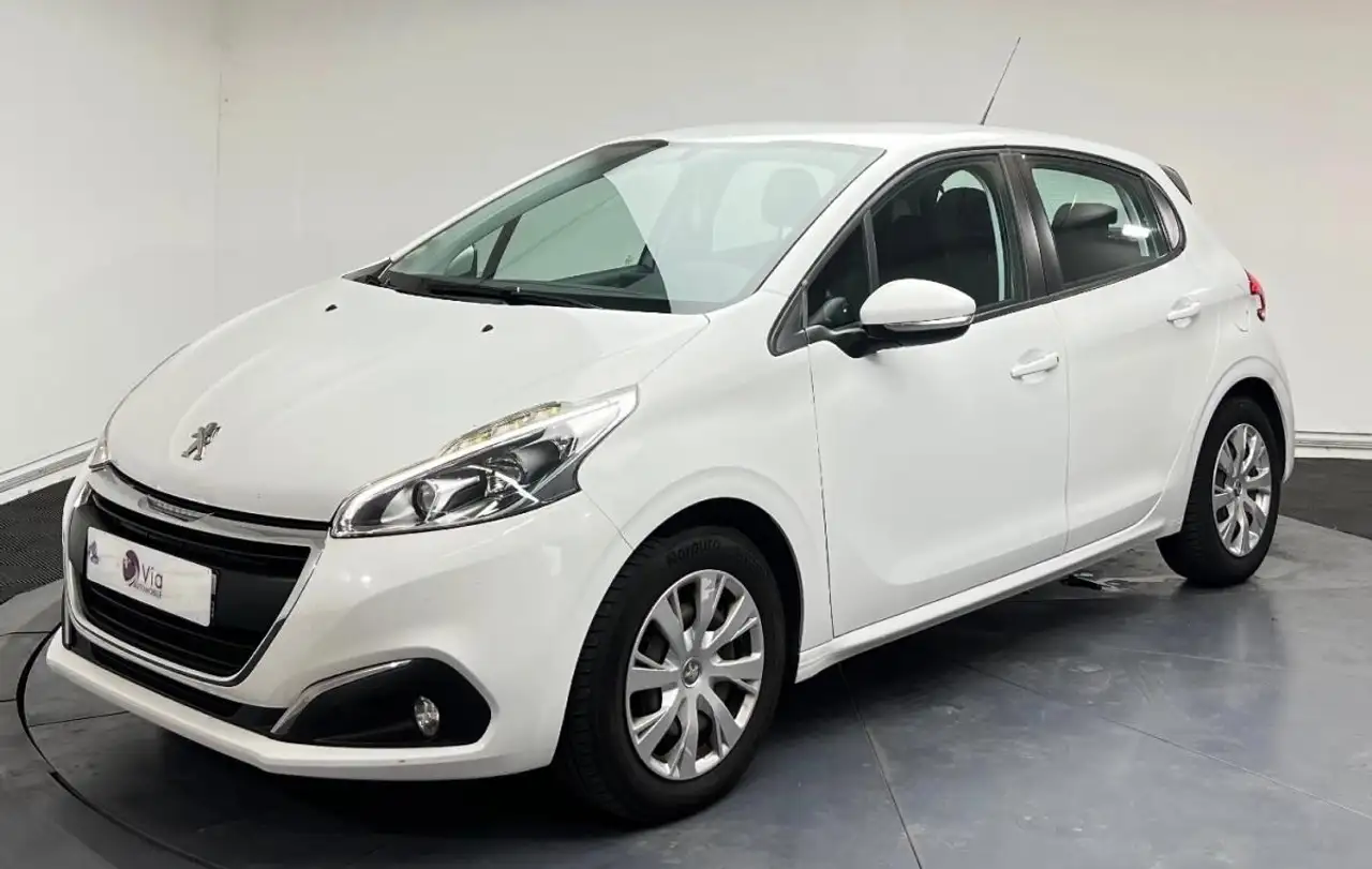 Peugeot 208 208
