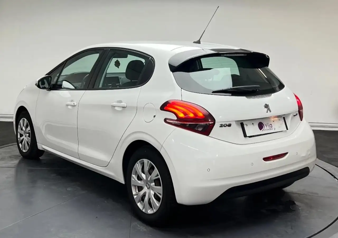 Peugeot 208 208 — photo 6