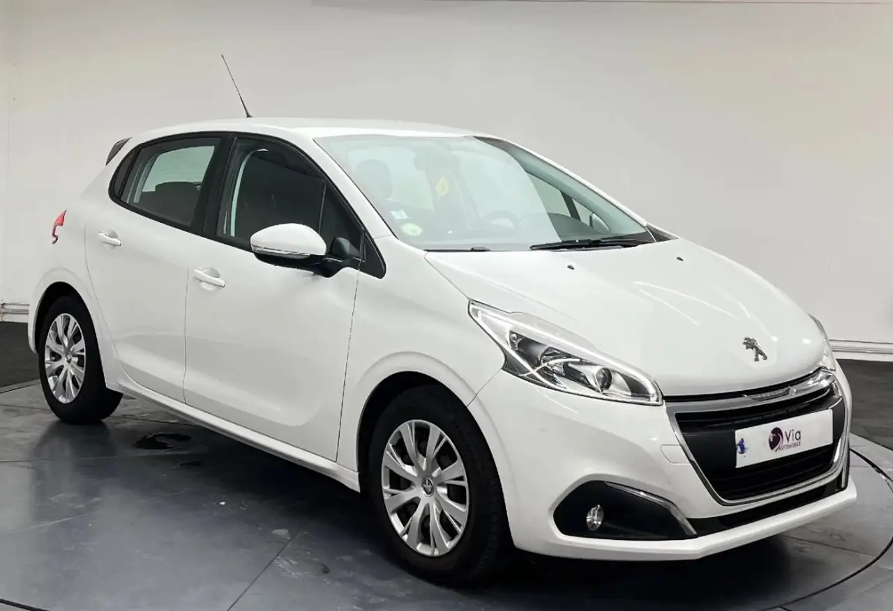 Peugeot 208 208 — photo 2