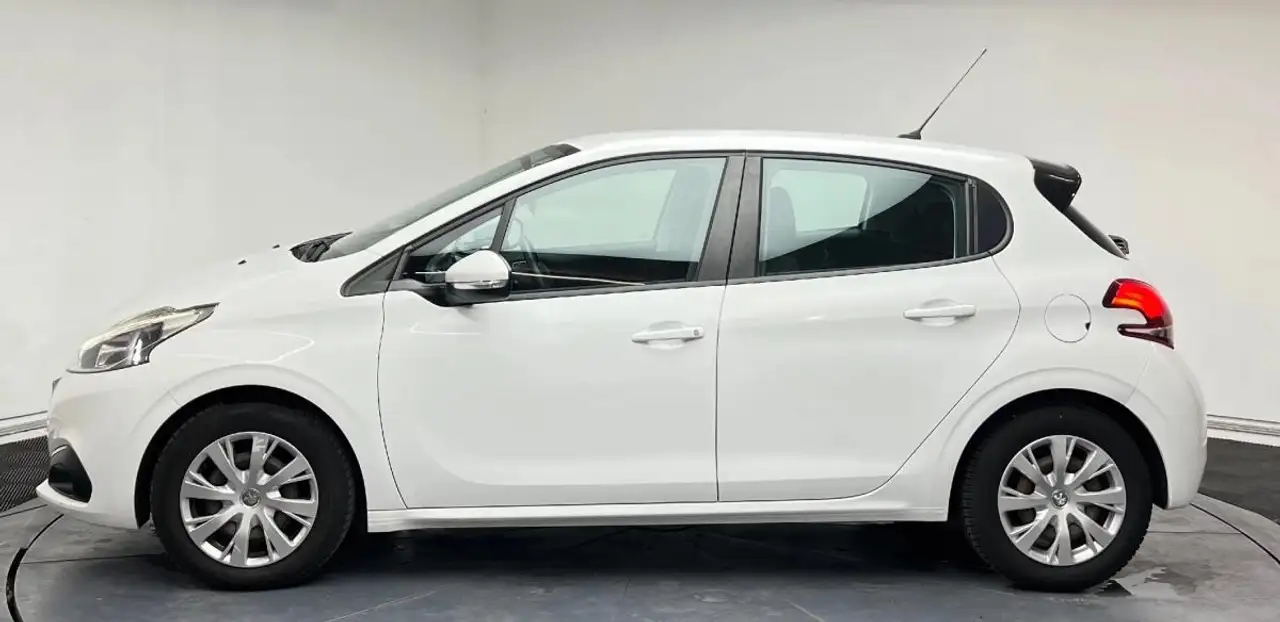 Peugeot 208 208 — photo 3