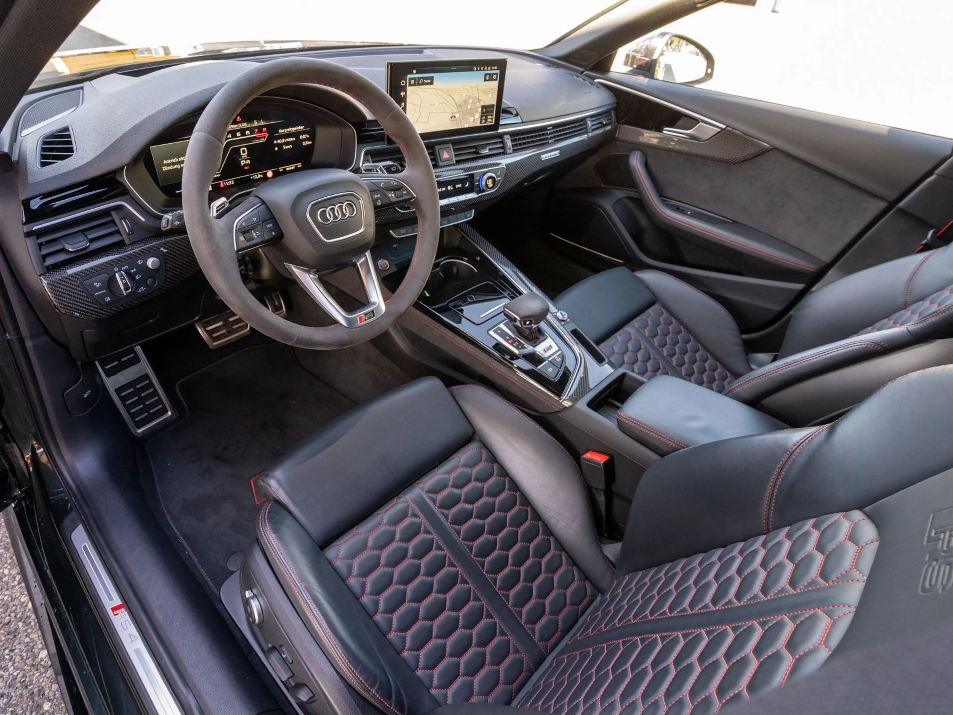 Audi RS4 tiptronic 360° PANO B&O RS-AGA 280kmh — photo 12