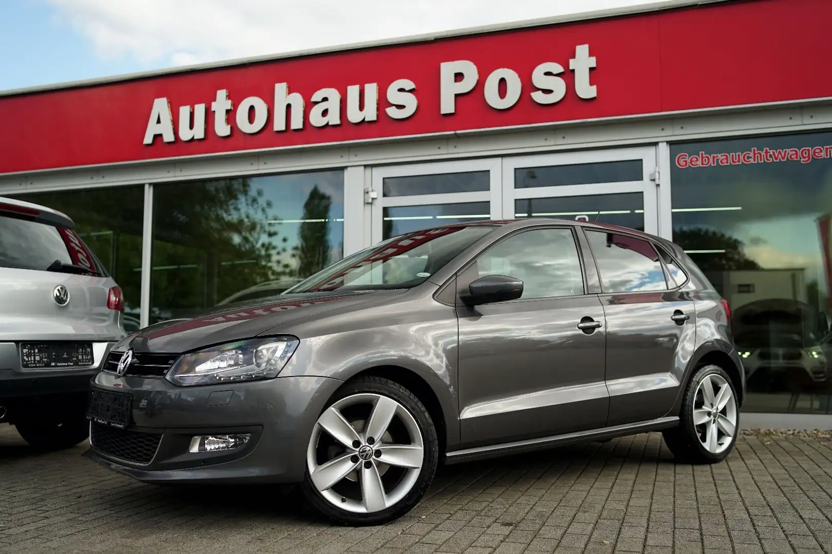 Volkswagen Polo V Highline Xenon Sitzheizung Klima Grau - 1