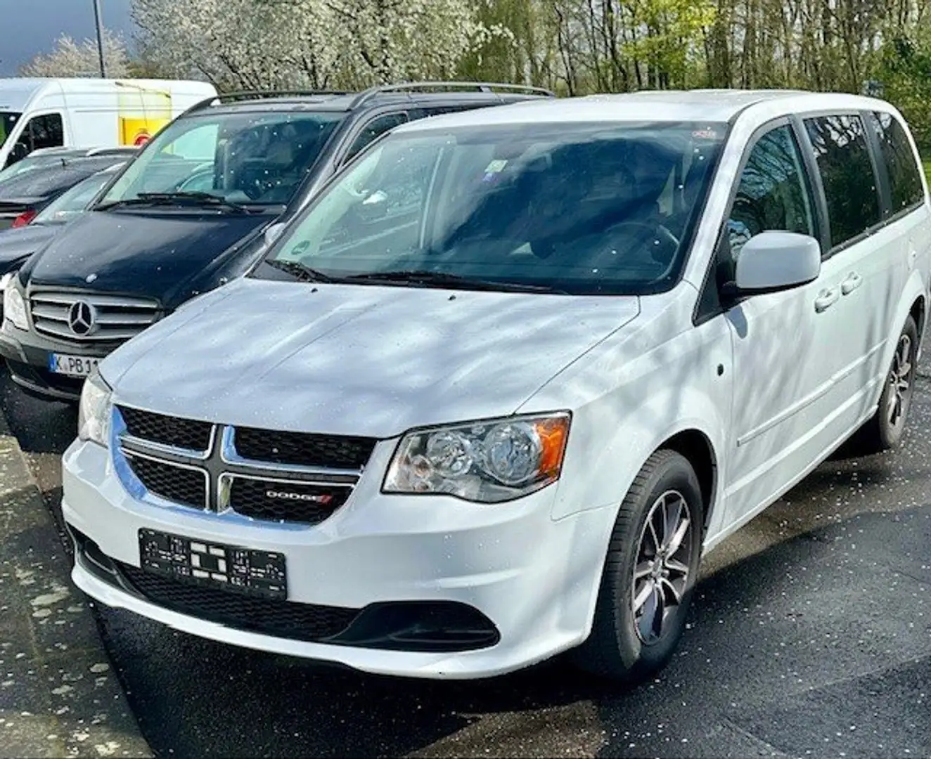 Dodge Grand Caravan SE White - 1