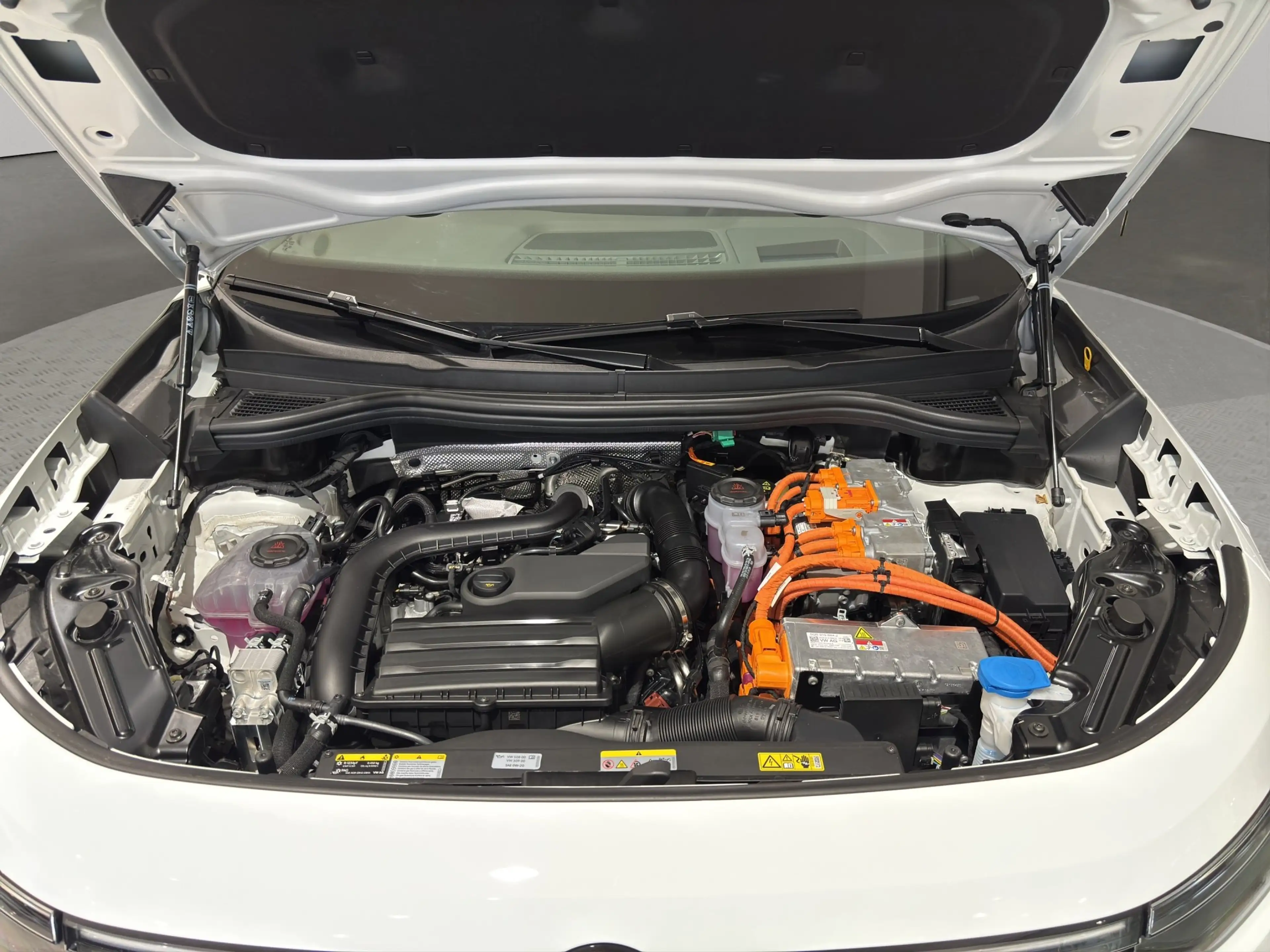 Volkswagen Tayron R-Line 1.5 eHybrid DSG 360 ACC HUD Kam. — photo 15