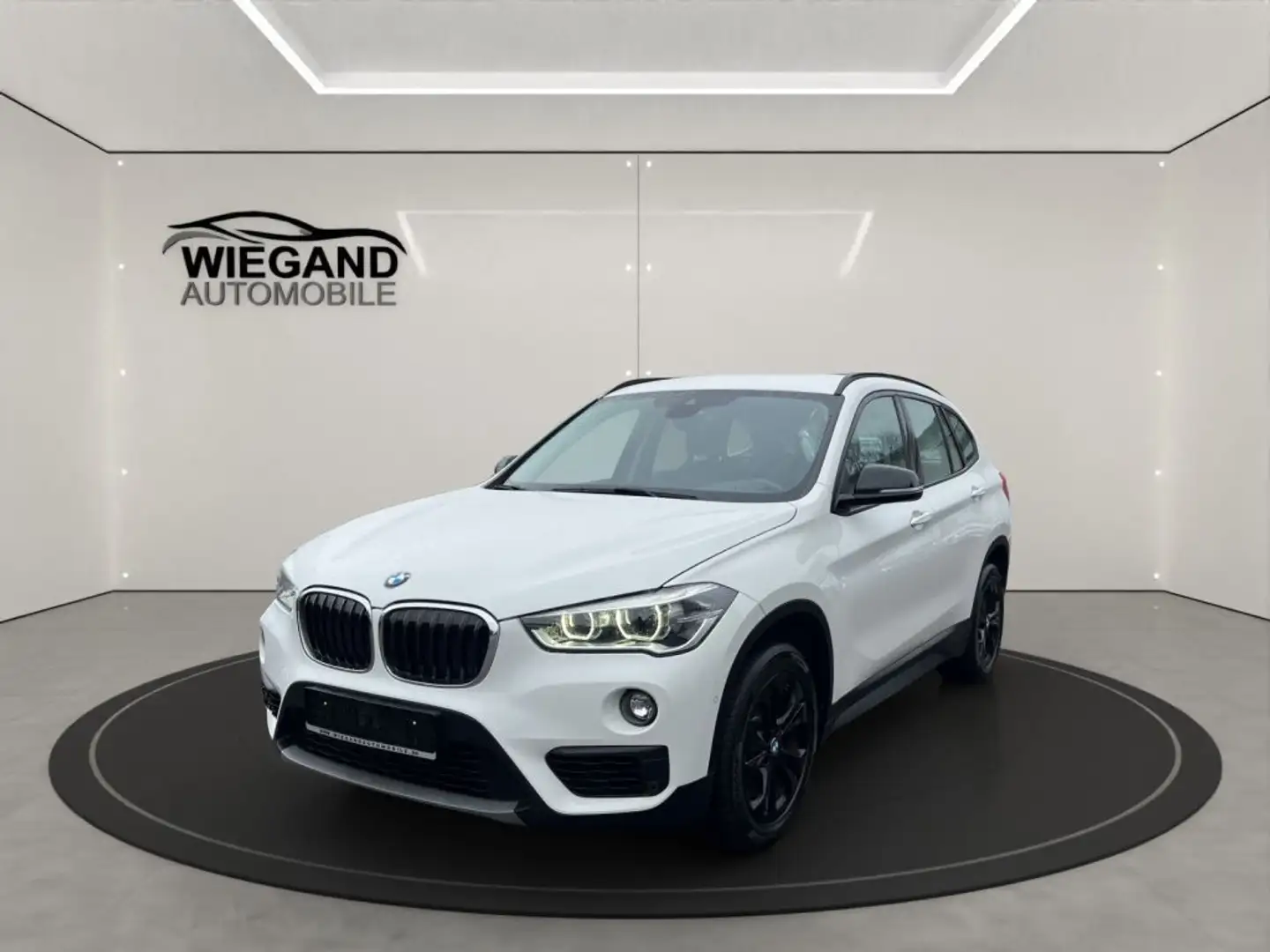 BMW X1 xDrive20d Aut. Advantage+SPORT+SHZ+LED+NAVI+ Weiß - 1