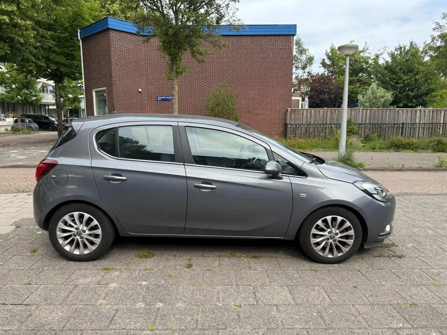 Opel Corsa 1.3 CDTI Cosmo 5drs Euro 6 1-Eigenaar Grijs - 2