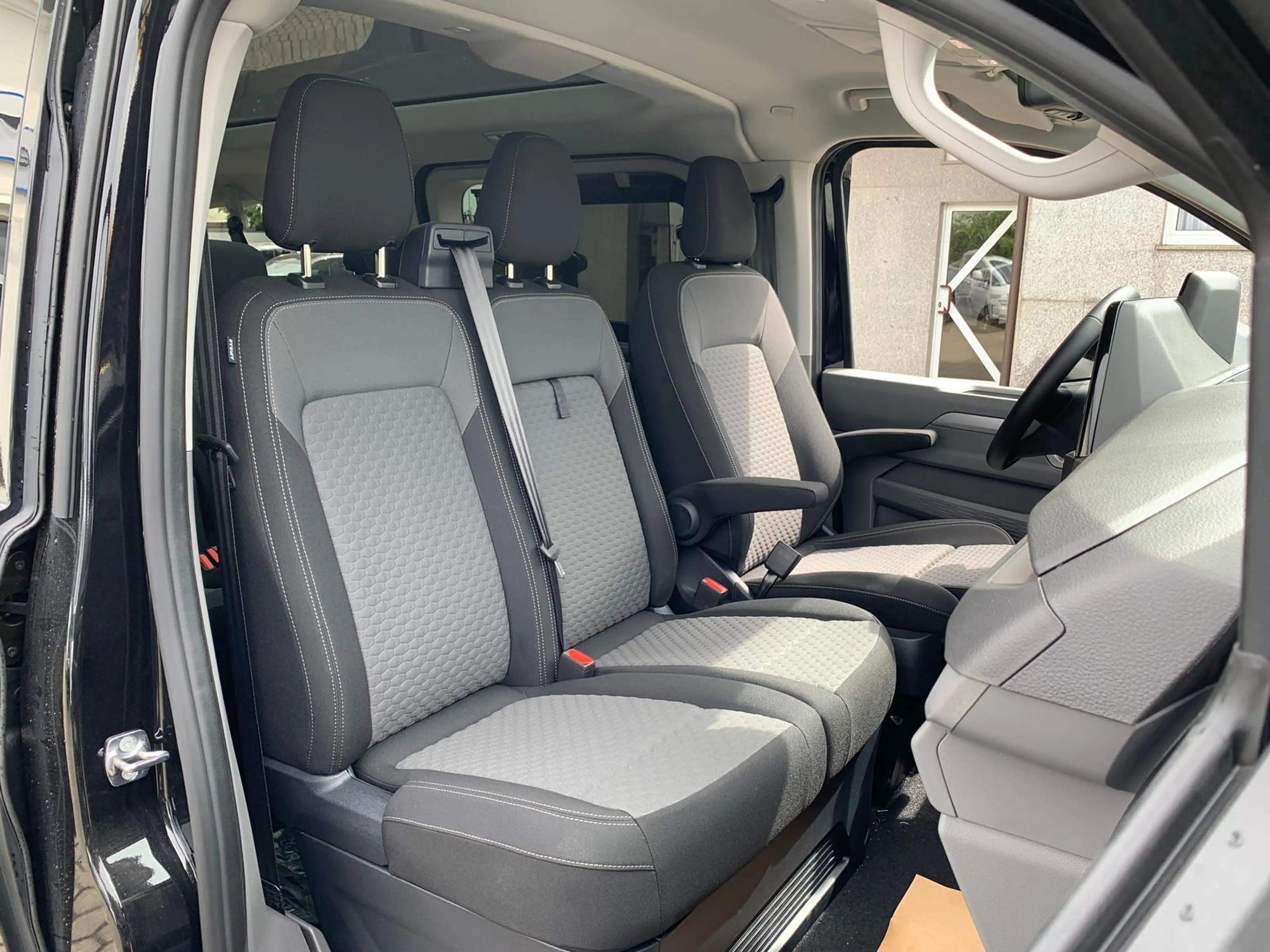 Volkswagen T7 Caravelle Caravelle Style LR lang Pano EasyOpen Kamera 82'€ — photo 6