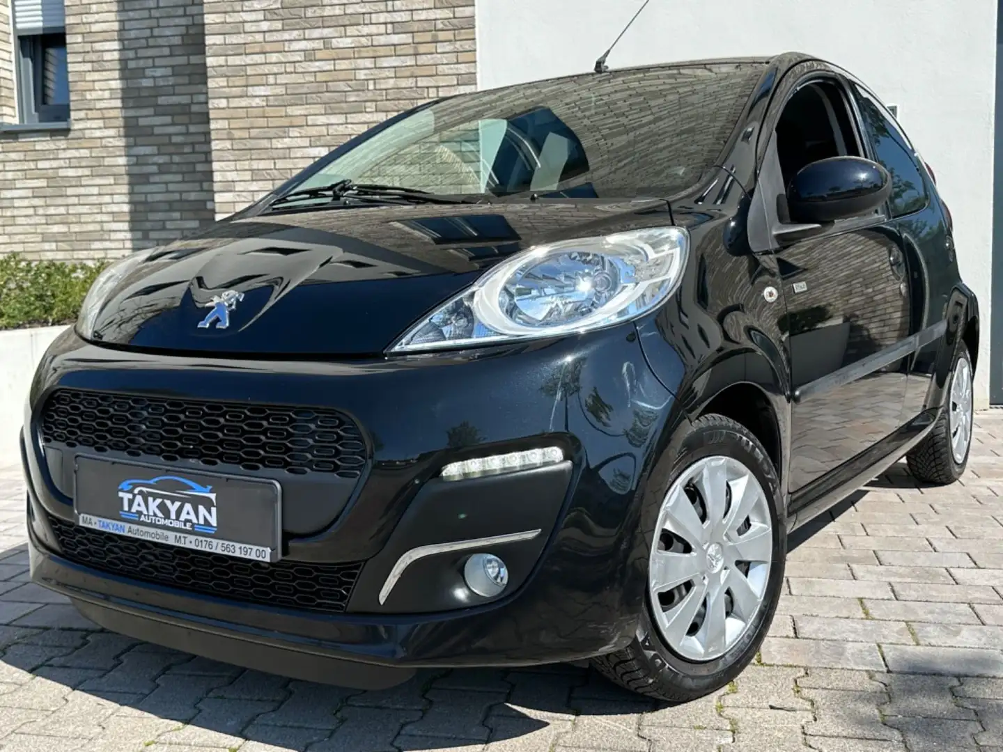 Peugeot 107 Envy*1.Hand*58 tkm*4-Türer* Negro - 1