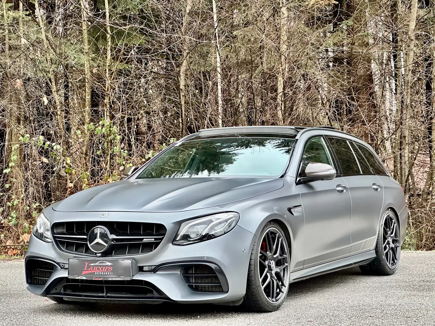 Mercedes-Benz E 63 AMG S 4MATIC+ *EDITION1*DESIGNO*SPORTSITZE*CARBON*VOLL Szürke - 1