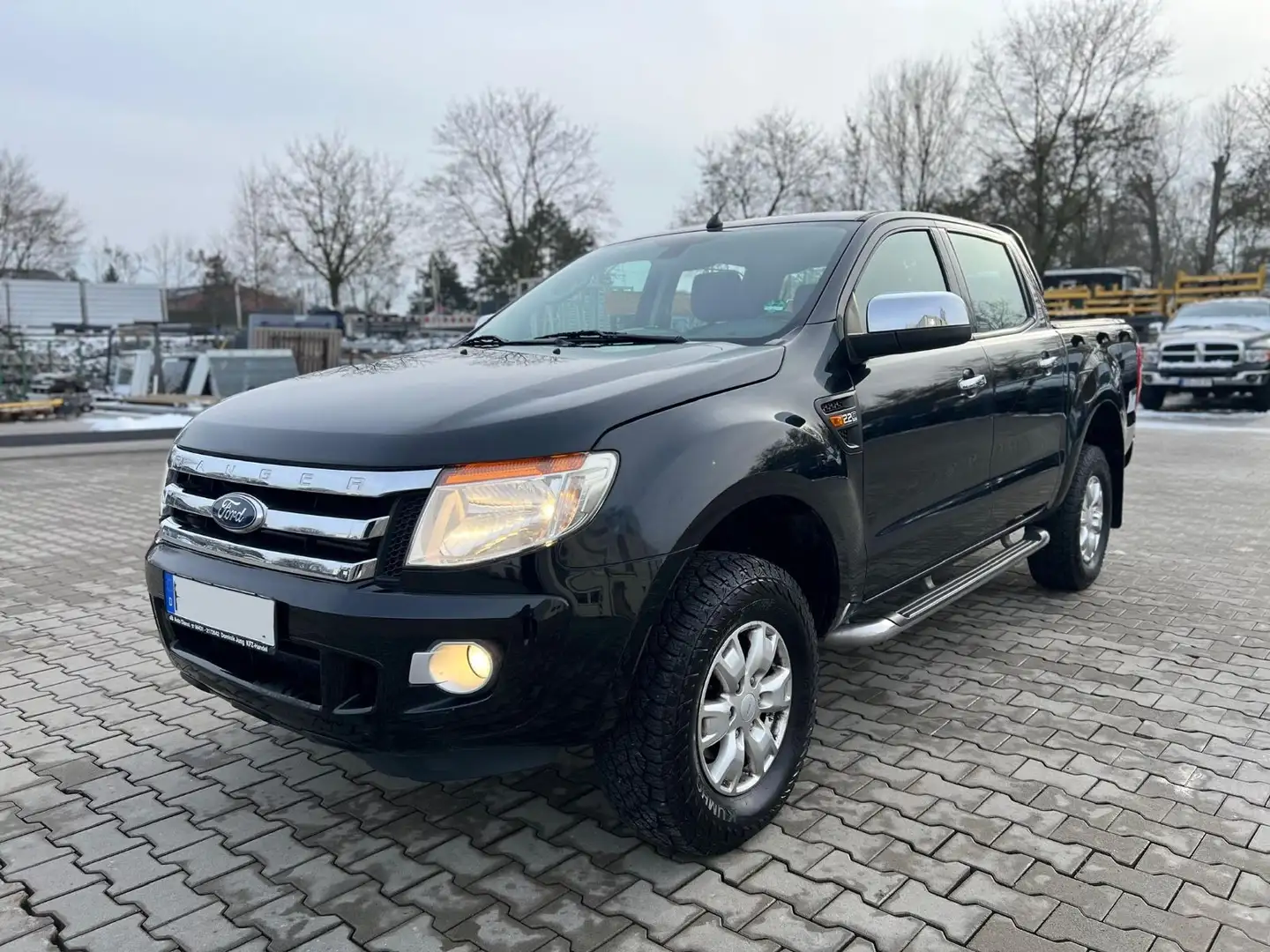 Ford Ranger 2.2TDCI XLT 6-Ga. Doppelk. 4x4 Tausch Mö. Noir - 2
