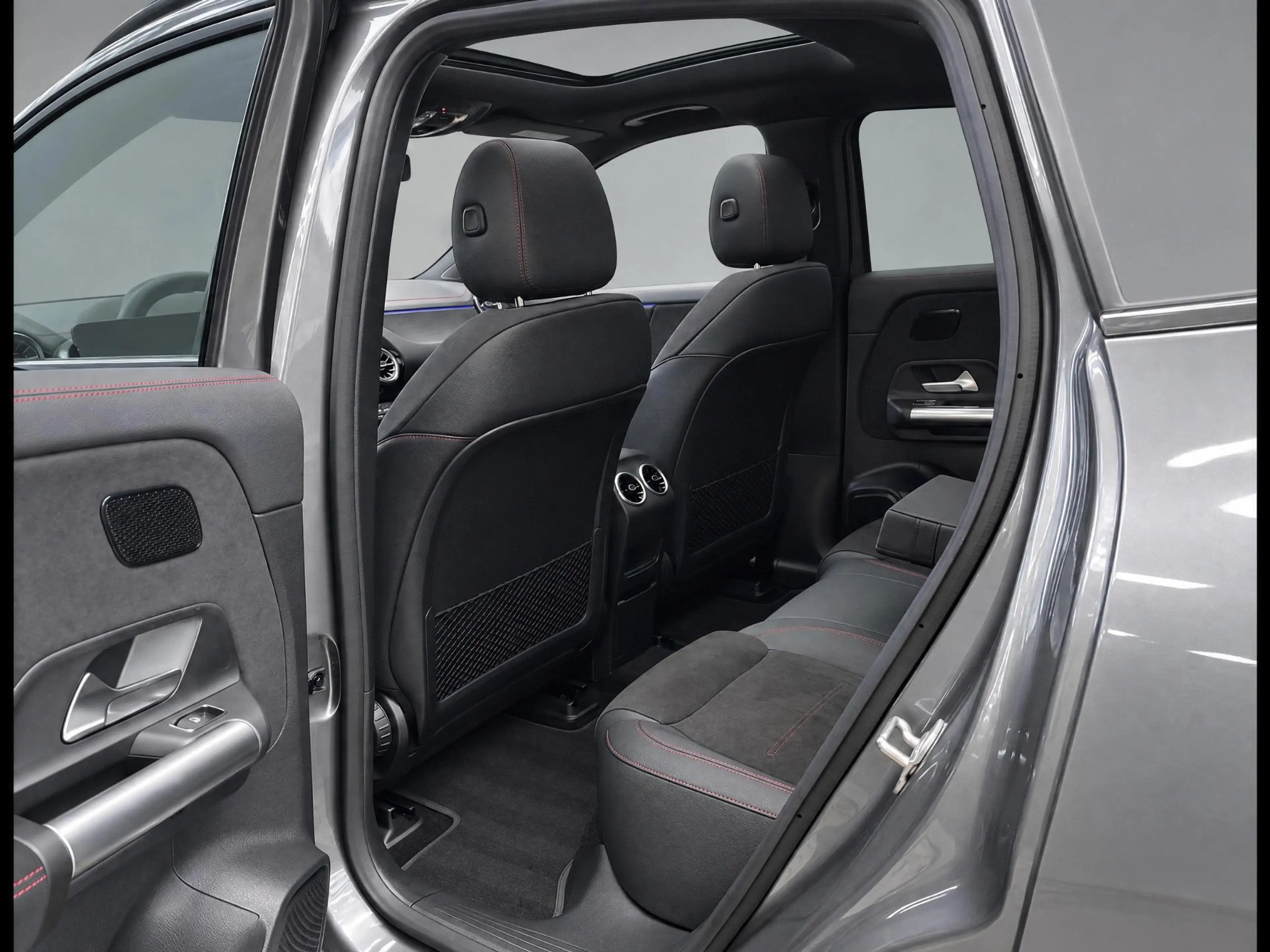 Mercedes-Benz EQA 250 250+ AMG | Panoramadak | Night Pakket | Winter Pak — photo 12