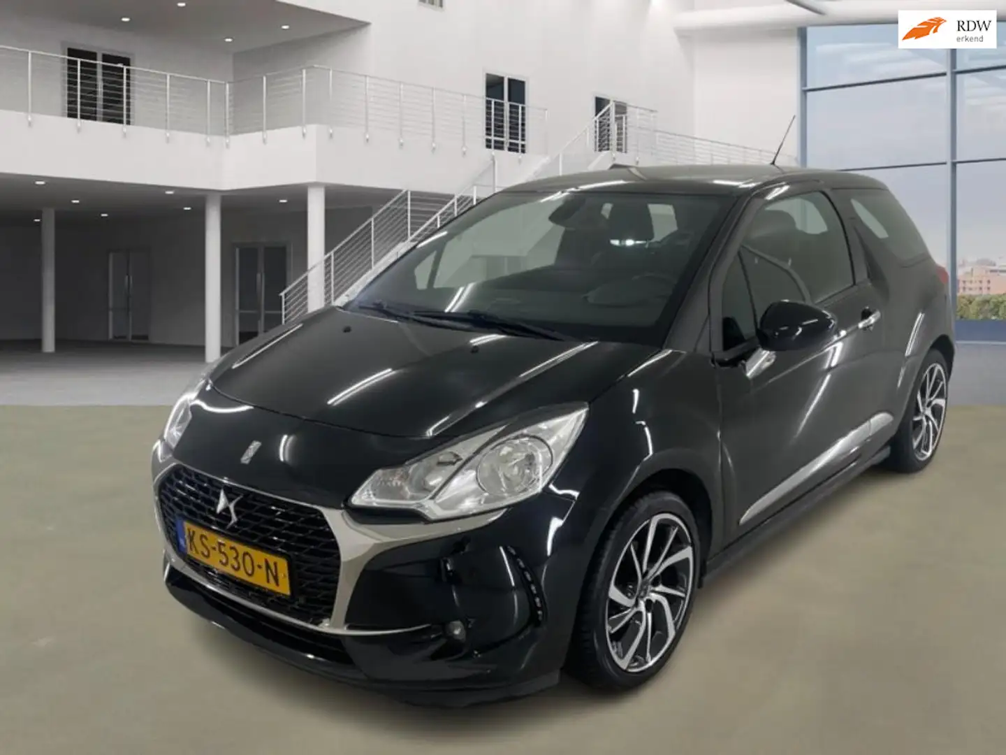 DS Automobiles DS 3 1.2 PureTech So Chic / Auto rijdt prima Zwart - 1
