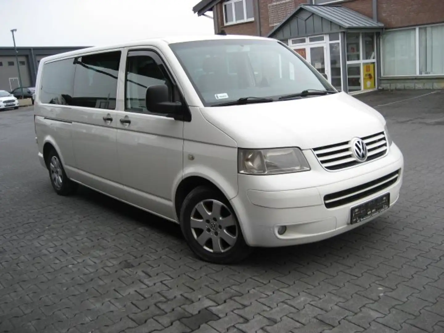 Volkswagen T5 Shuttle Shuttle lang Weiß - 2