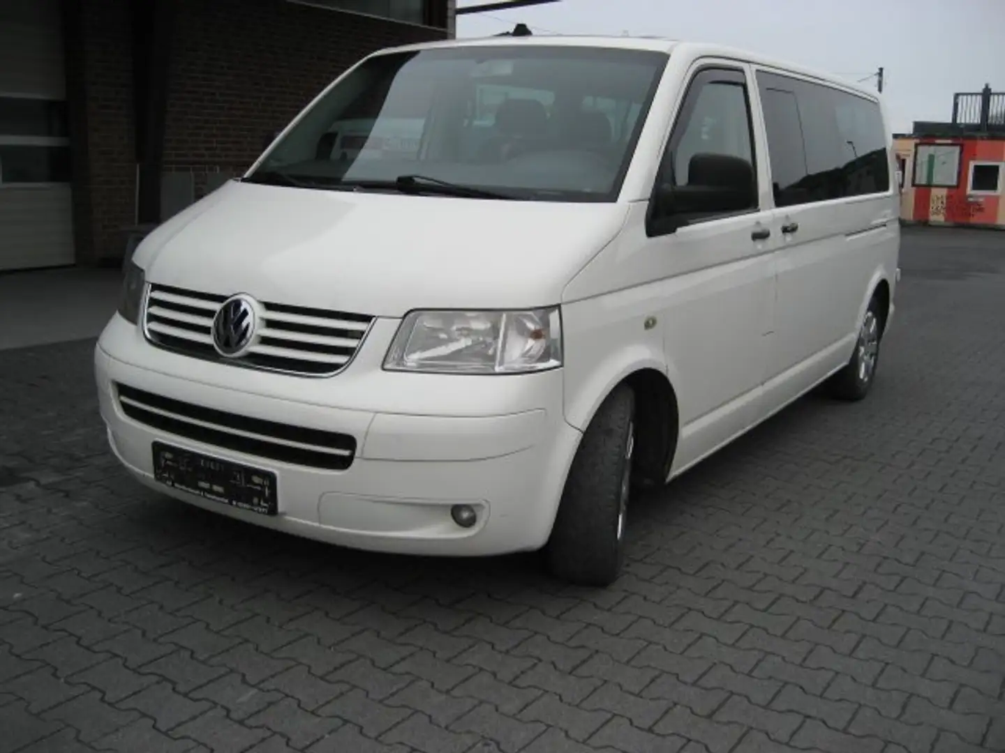 Volkswagen T5 Shuttle Shuttle lang Weiß - 1