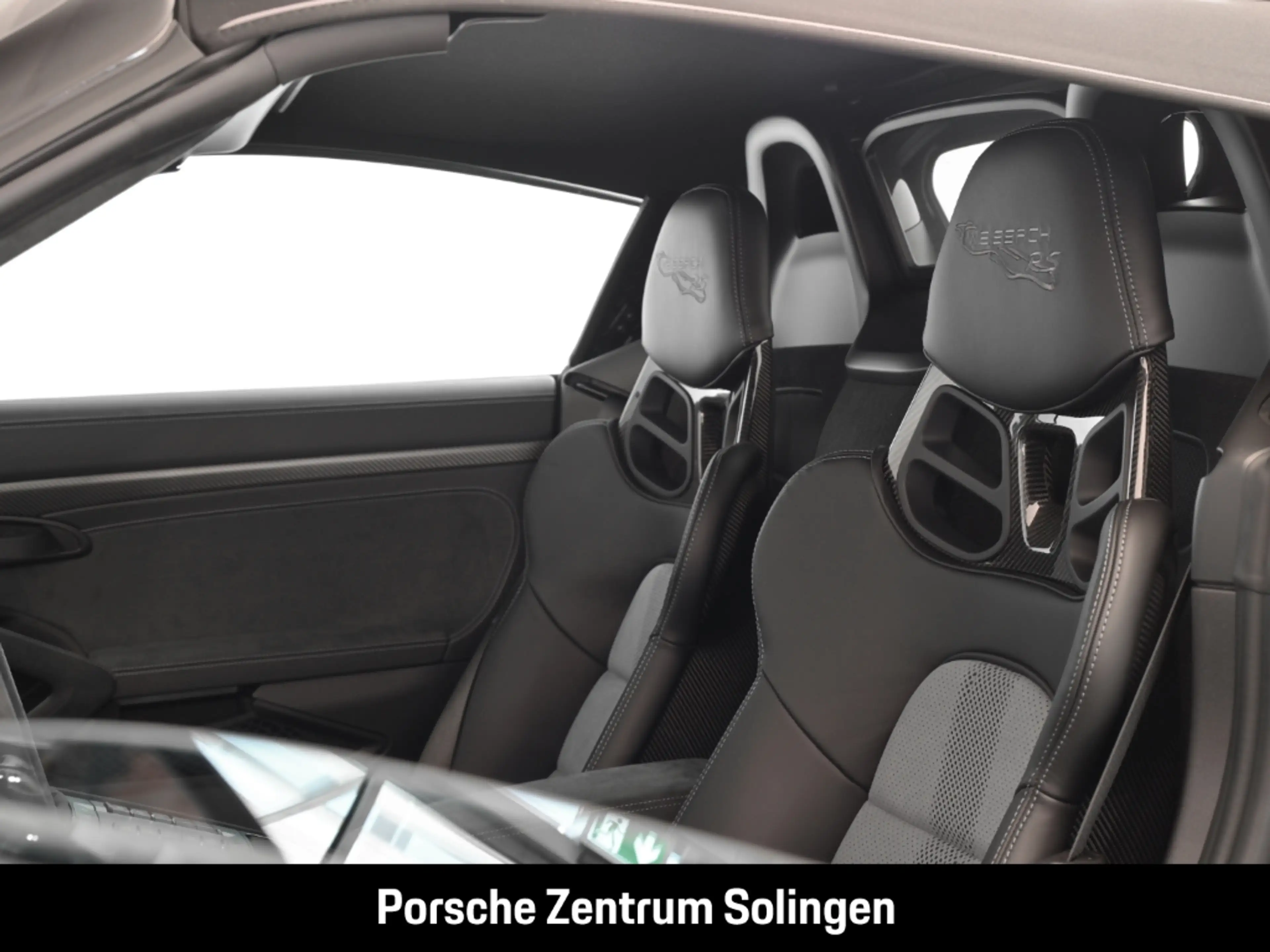Porsche 718 Spyder RS Weissach Bose LED Chrono Lift 90l — photo 12